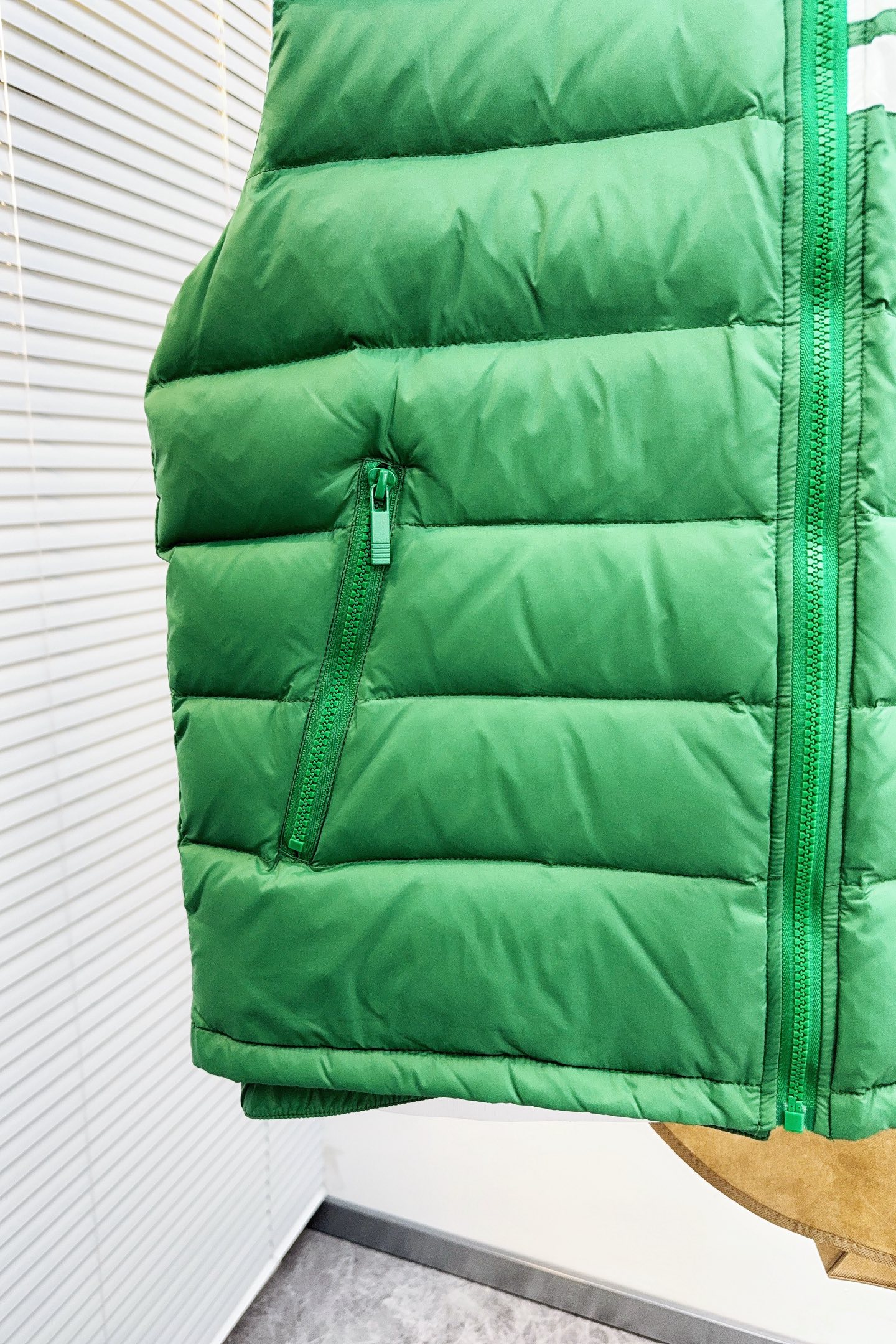 Thom Browne Vest White Duck Down Black S-234
