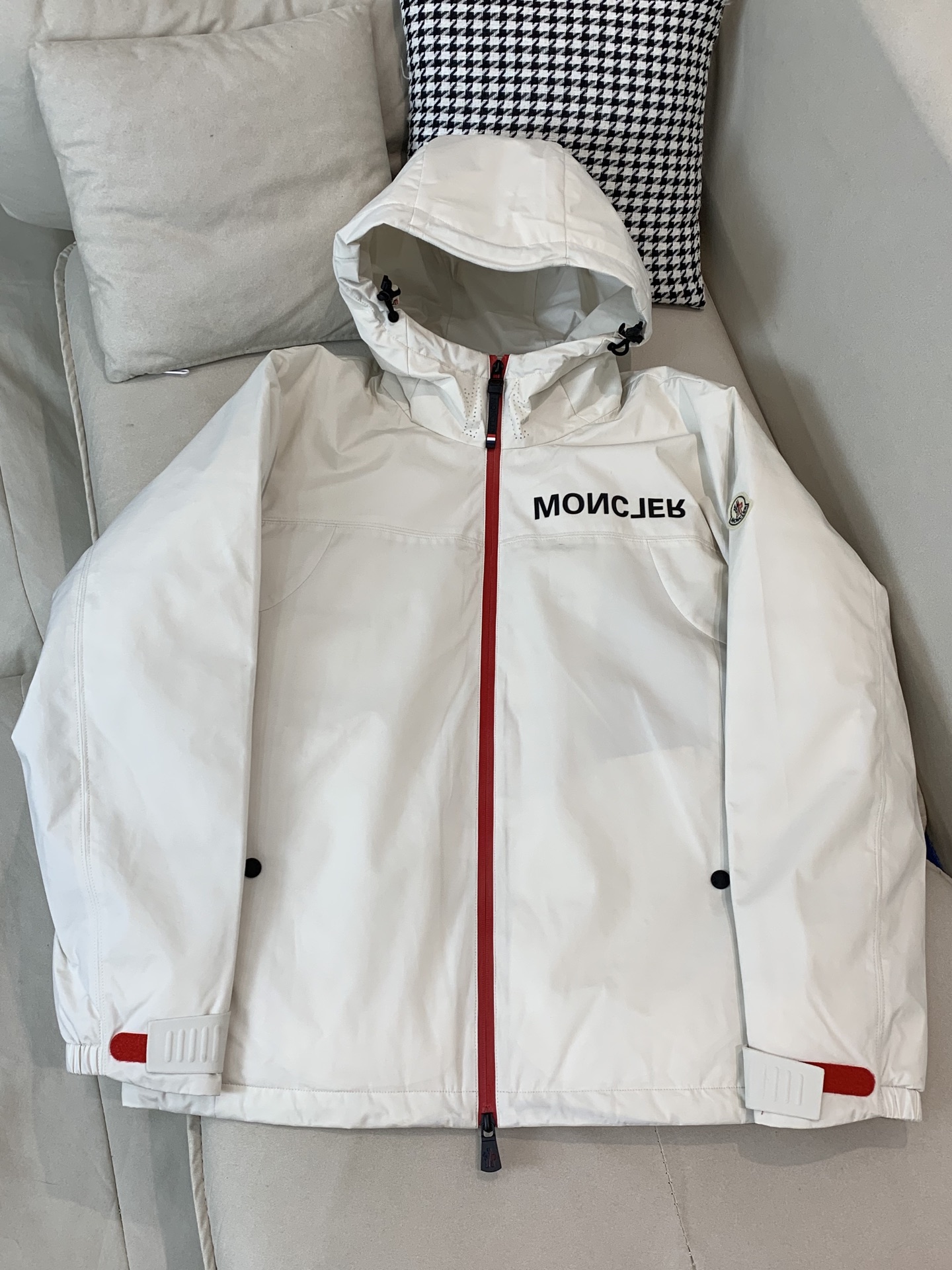 Moncler Male Down Jacket White Duck Down Black Hooded S-m-l