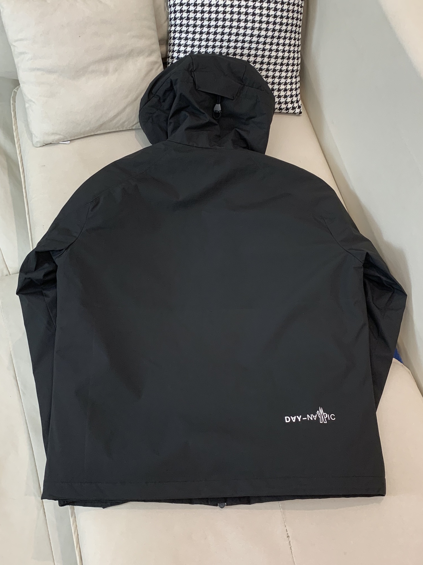Moncler Male Down Jacket White Duck Down Black Hooded S-m-l