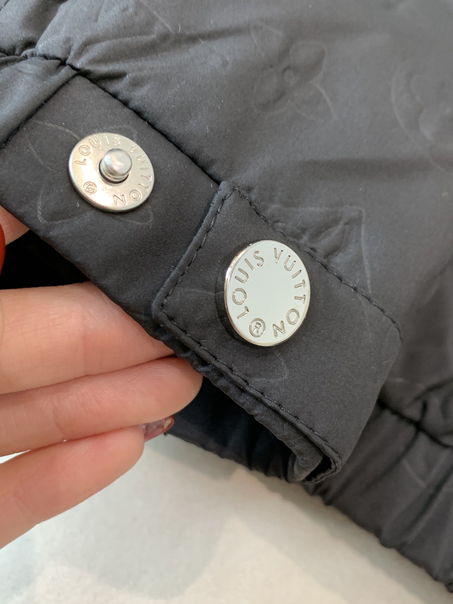 Louis Vuitton Down Jacket White Duck Down Black Hooded S-l
