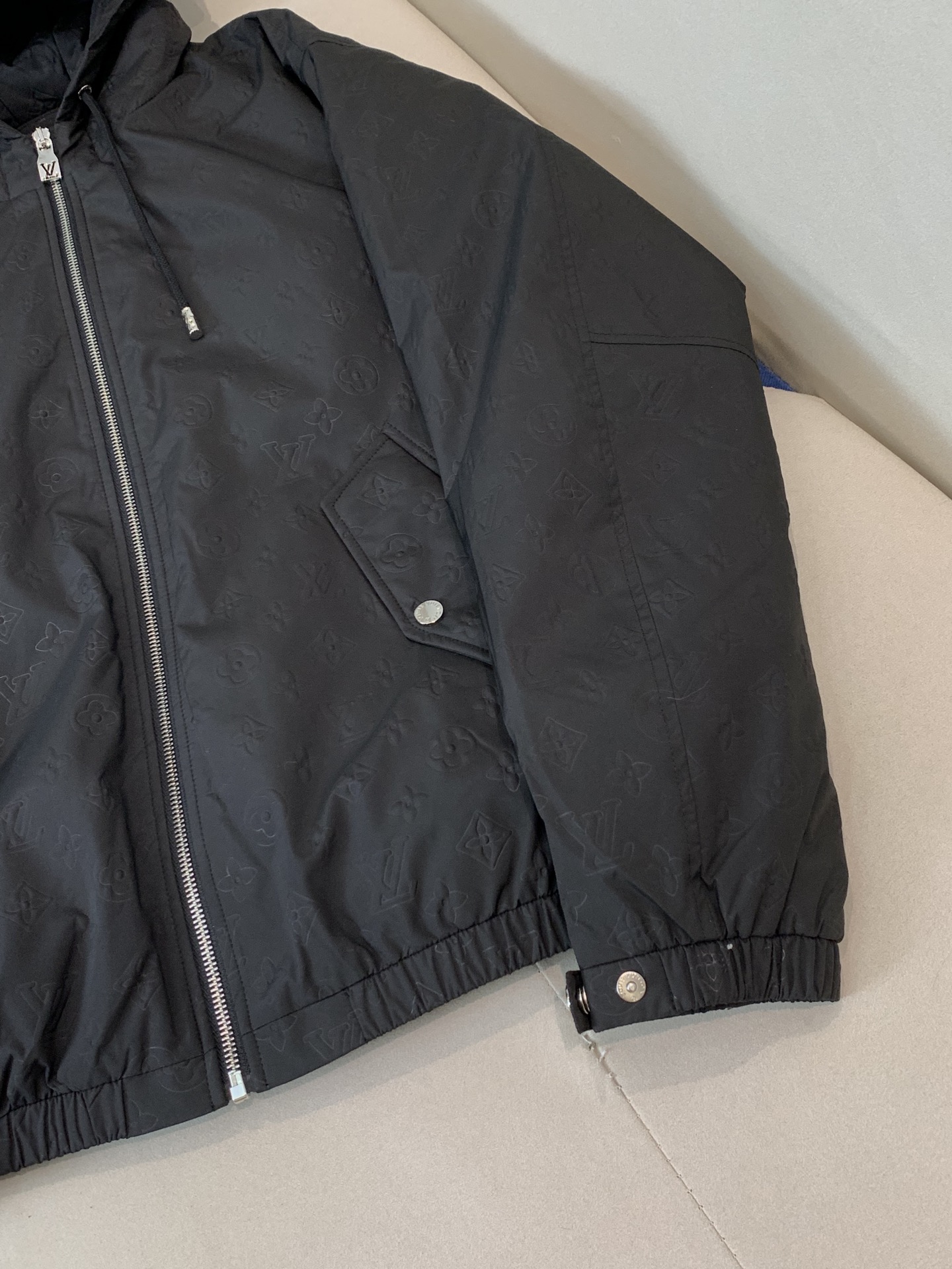 Louis Vuitton Down Jacket White Duck Down Black Hooded S-l