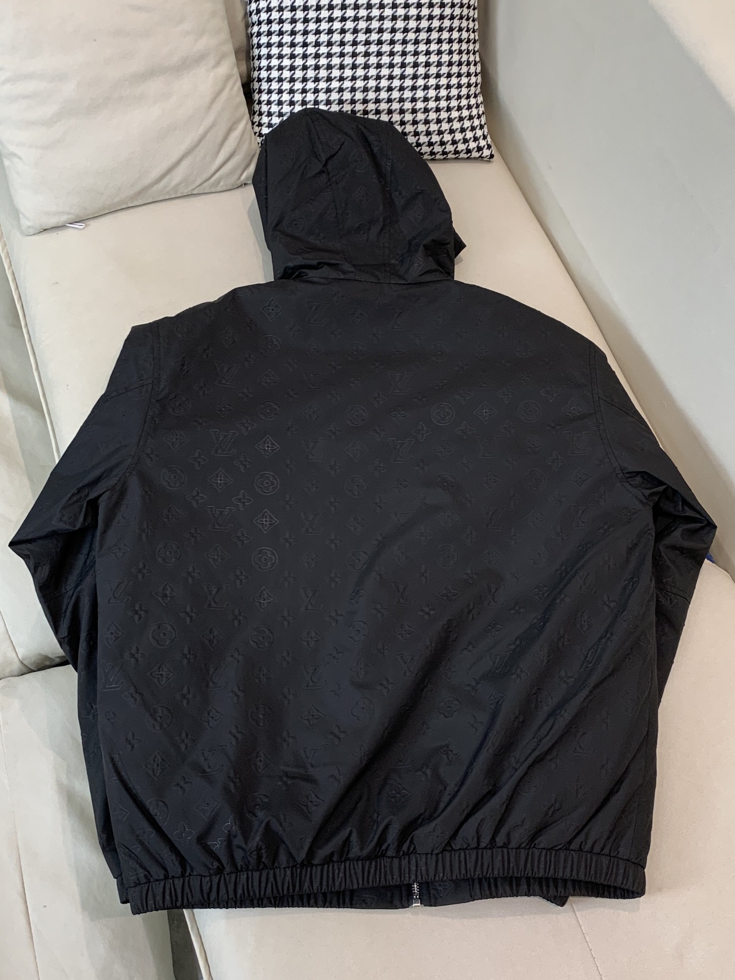 Louis Vuitton Down Jacket White Duck Down Black Hooded S-l