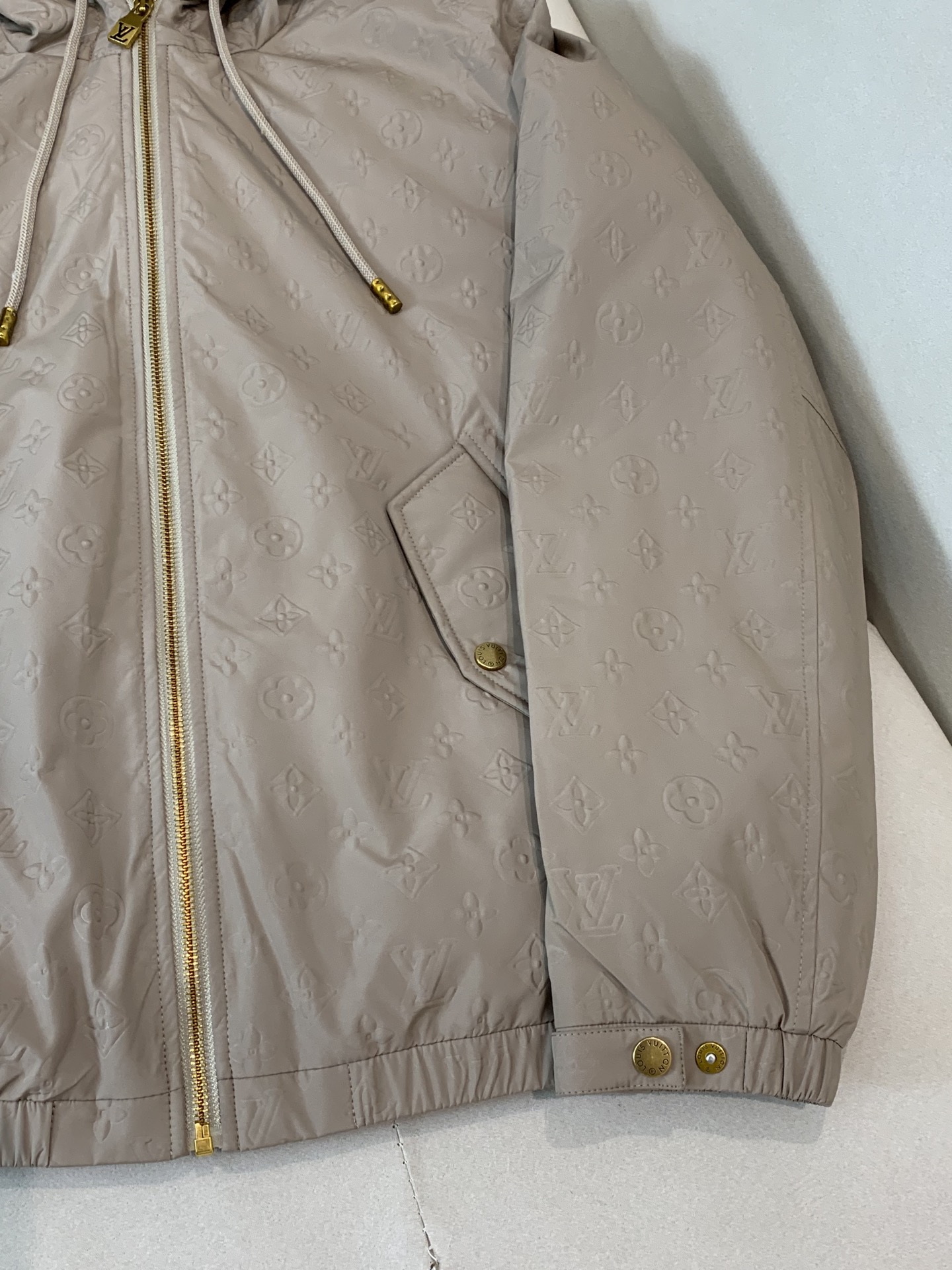 Louis Vuitton Down Jacket White Duck Down Black Hooded S-l