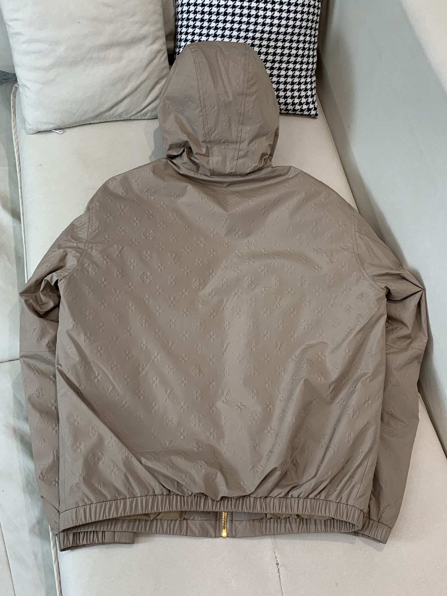 Louis Vuitton Down Jacket White Duck Down Black Hooded S-l