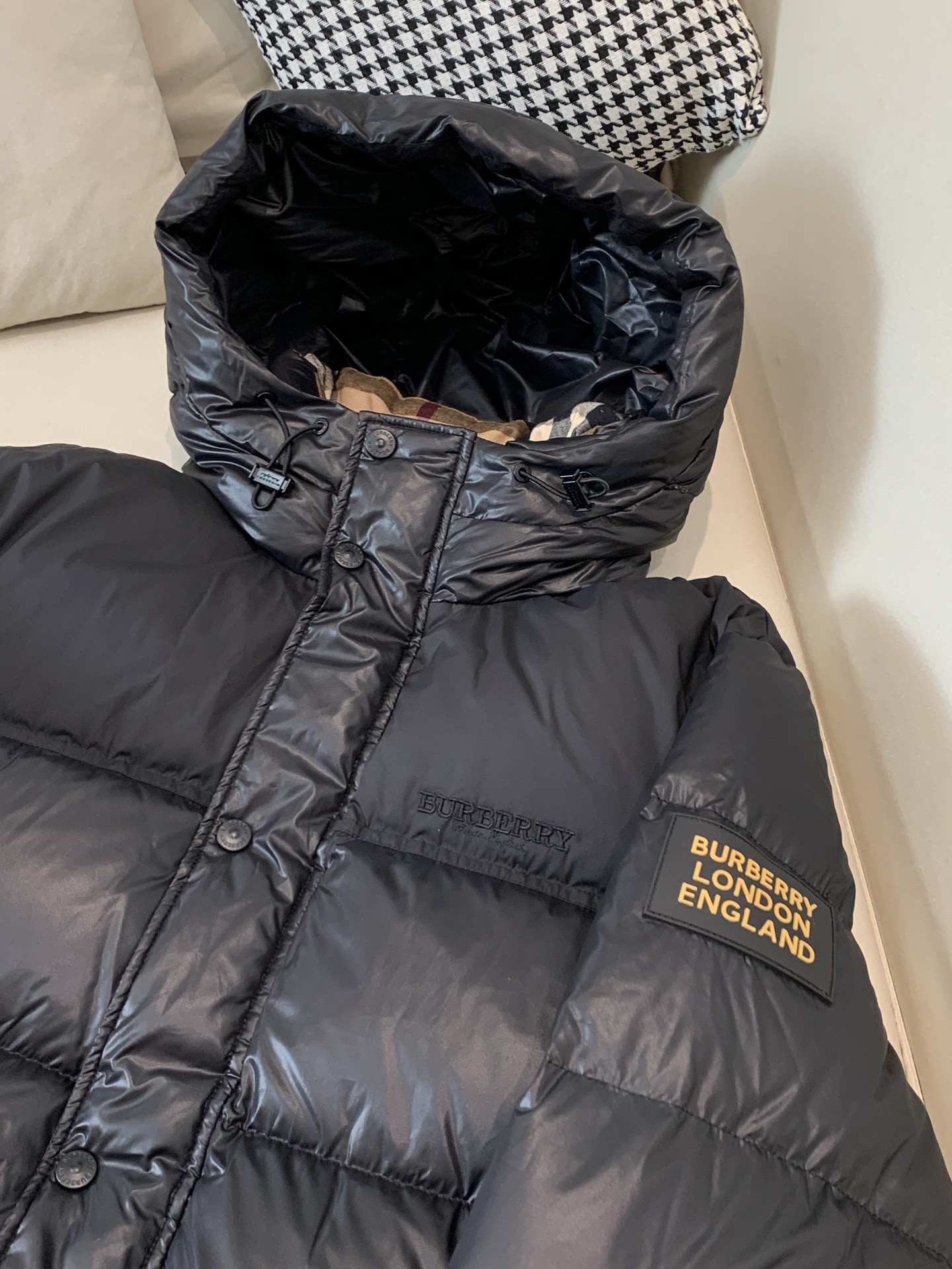 Burberry Down Jacket Black Hooded L