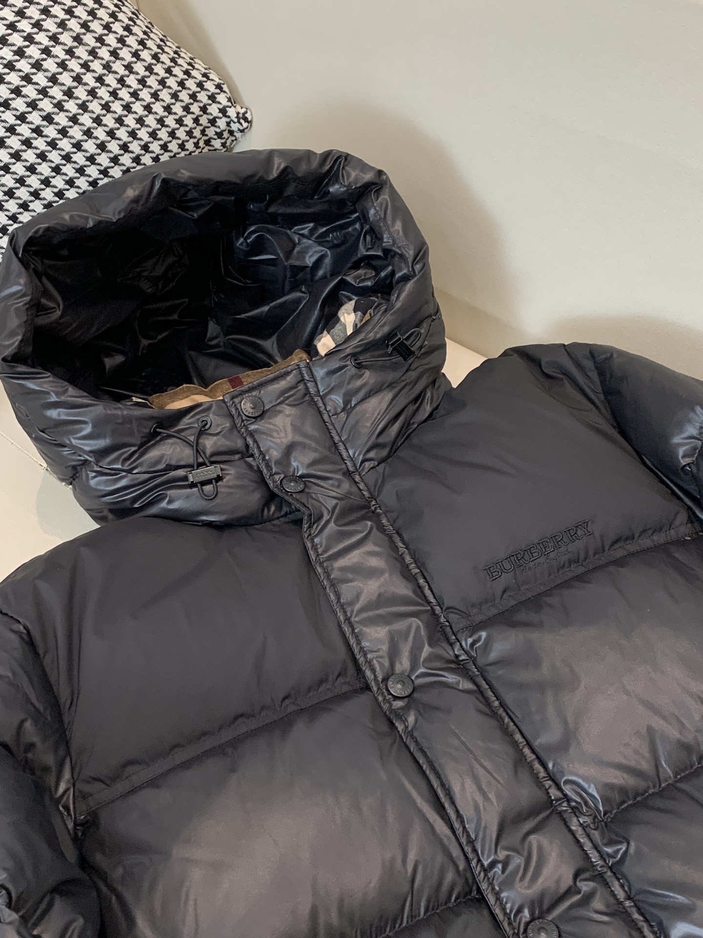 Burberry Down Jacket Black Hooded L