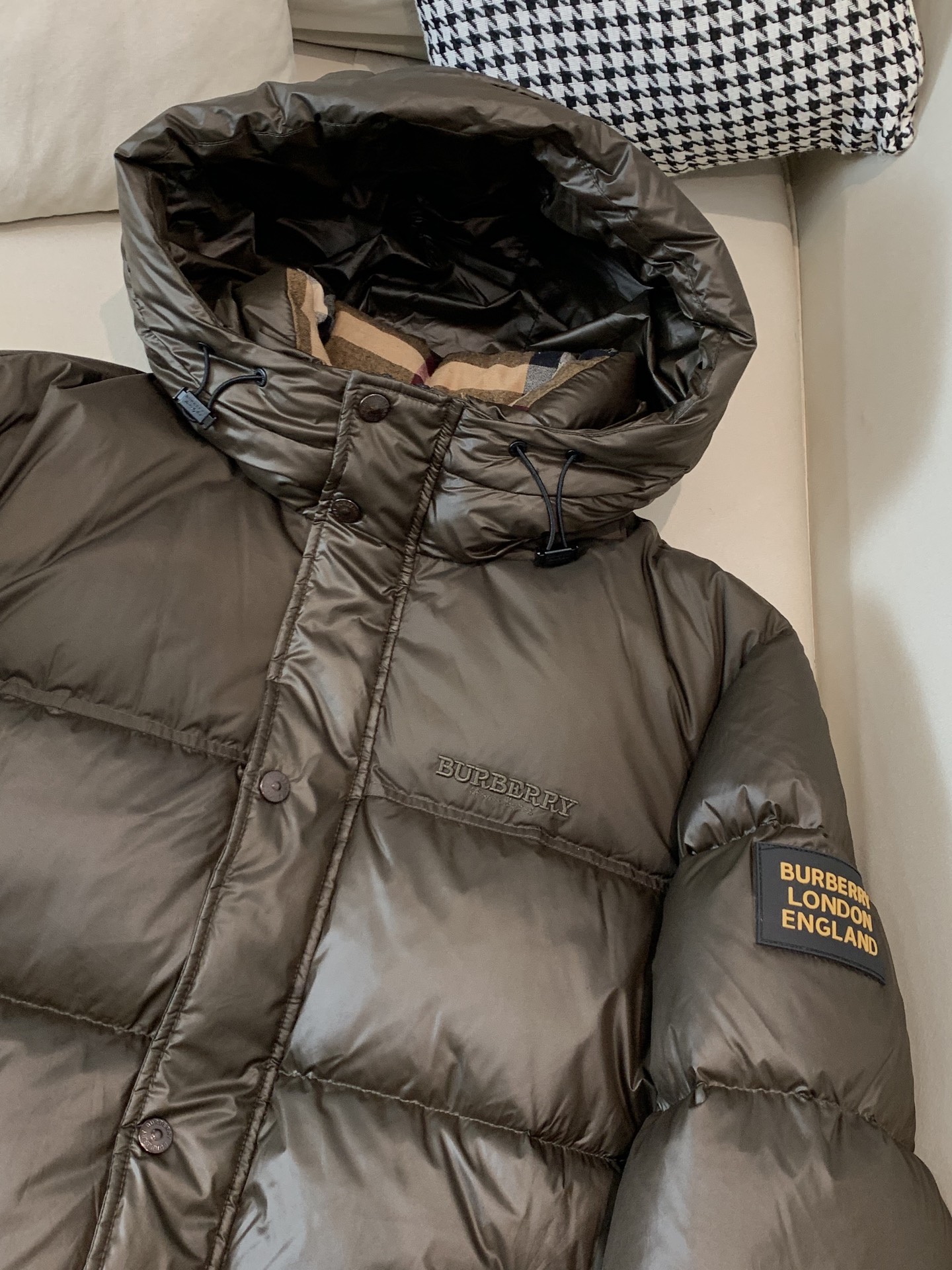 Burberry Down Jacket Black Hooded L