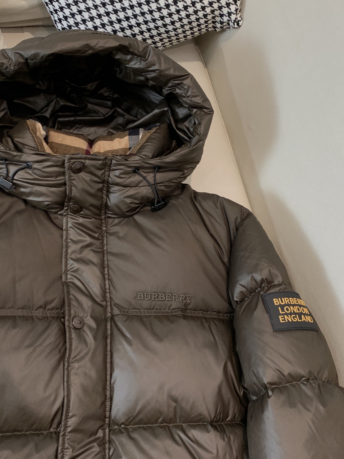Burberry Down Jacket Black Hooded L