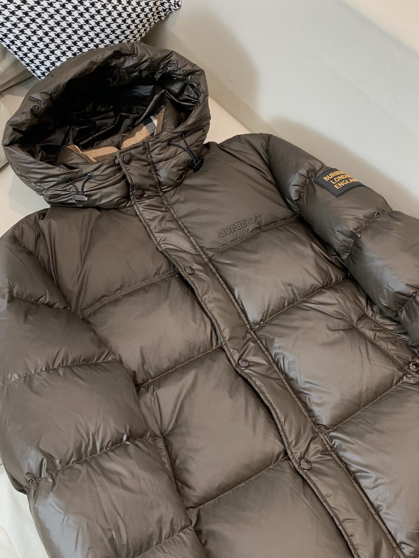 Burberry Down Jacket Black Hooded L