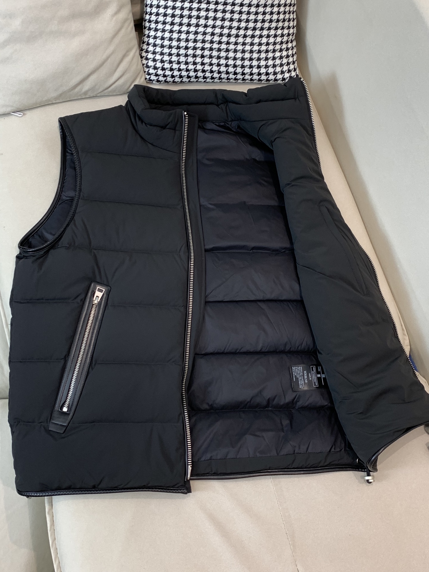 Tom Ford Male Down Vest Black M
