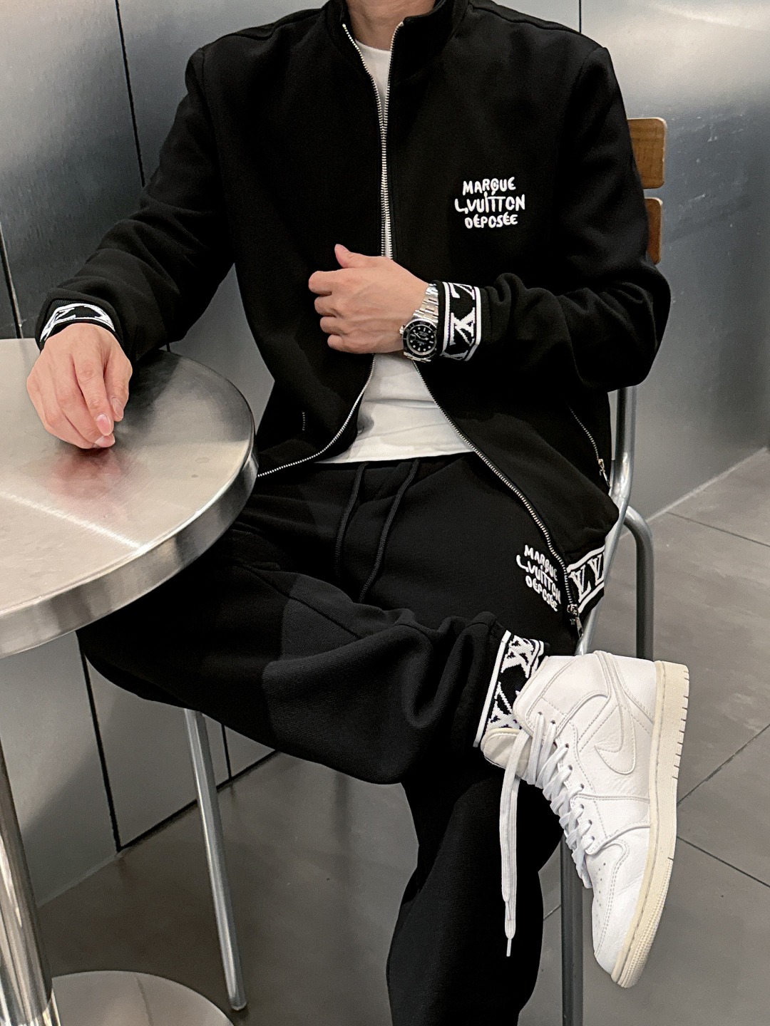 Louis Vuitton Basic Clothing M-l-xl
