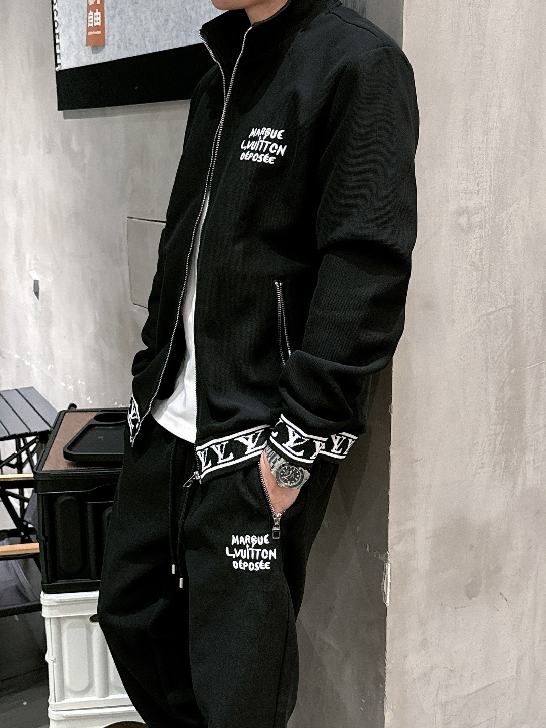 Louis Vuitton Basic Clothing M-l-xl