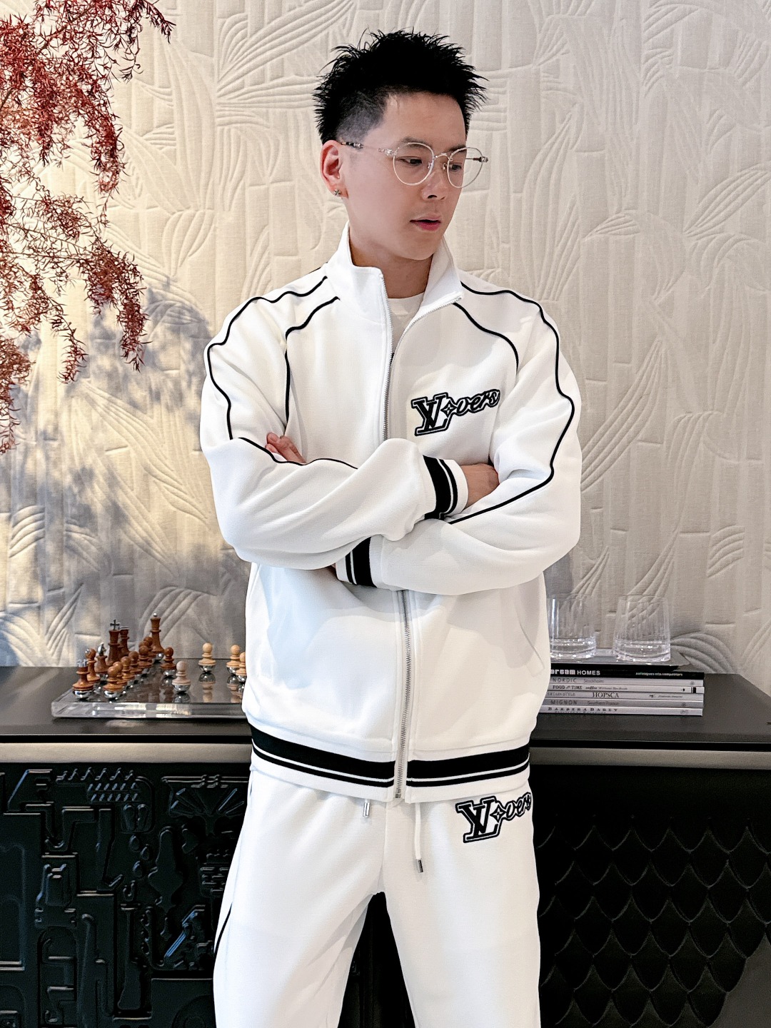 Louis Vuitton Basic Clothing M-l-xl