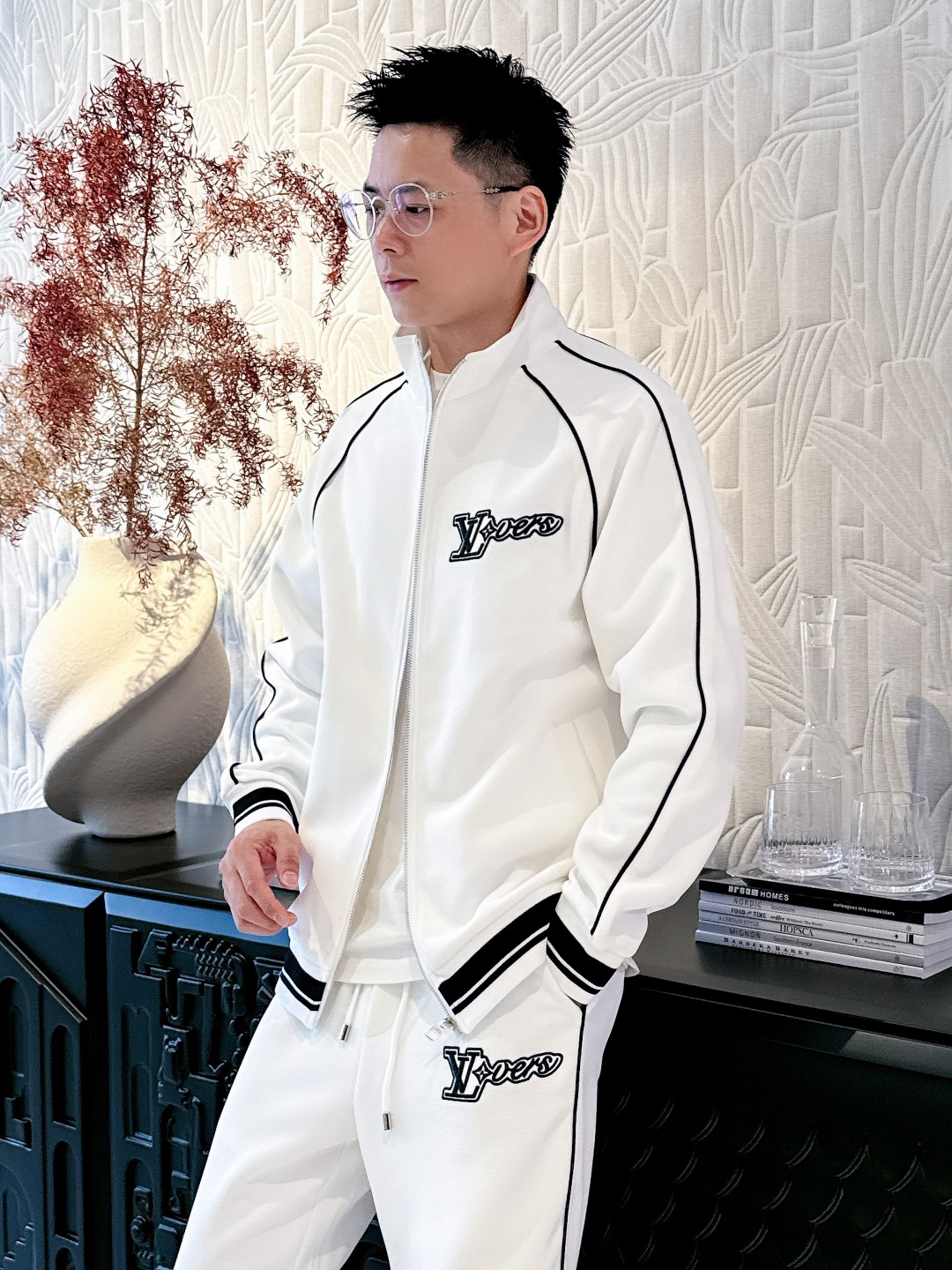 Louis Vuitton Basic Clothing M-l-xl