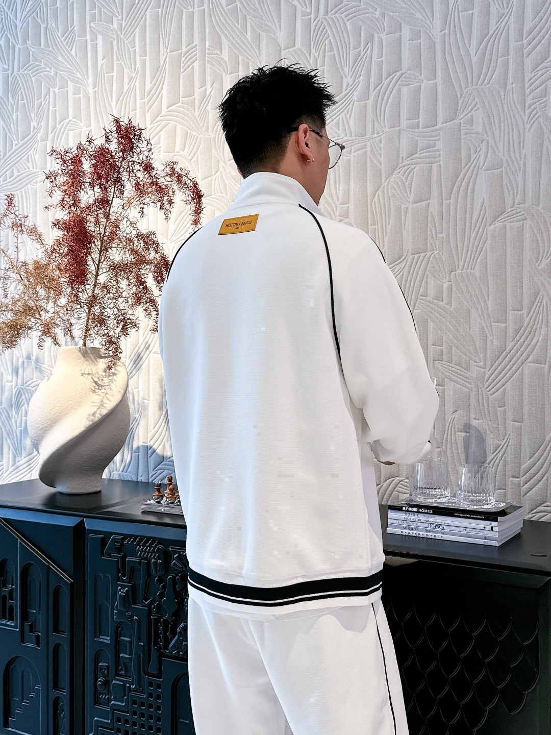 Louis Vuitton Basic Clothing M-l-xl