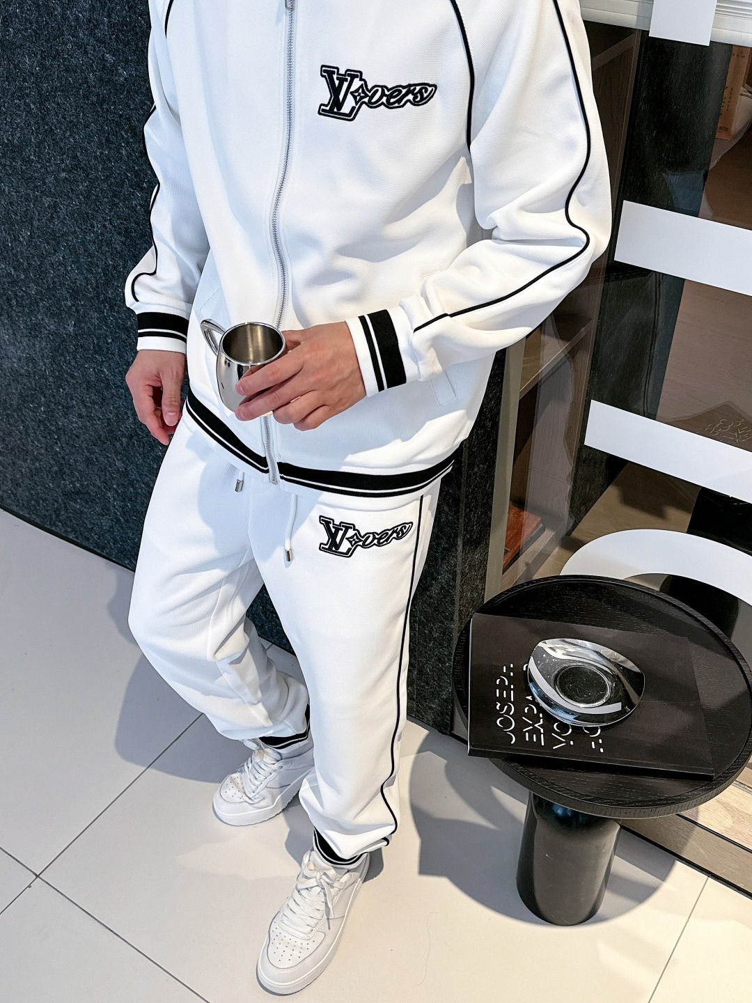 Louis Vuitton Basic Clothing M-l-xl