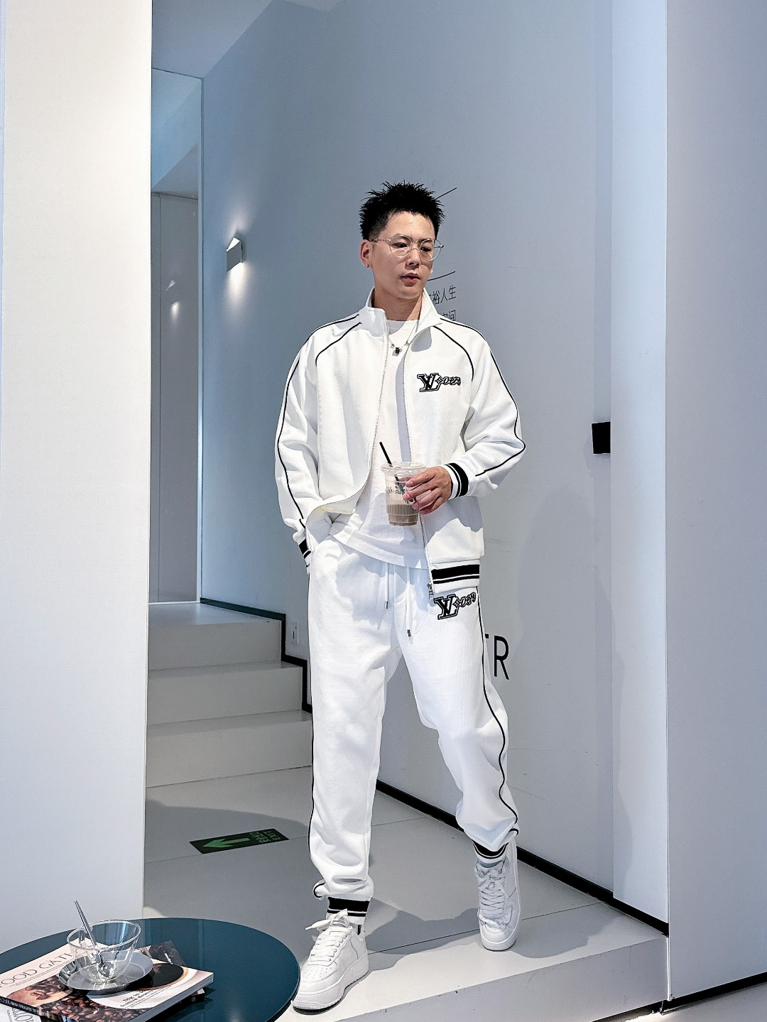 Louis Vuitton Basic Clothing M-l-xl