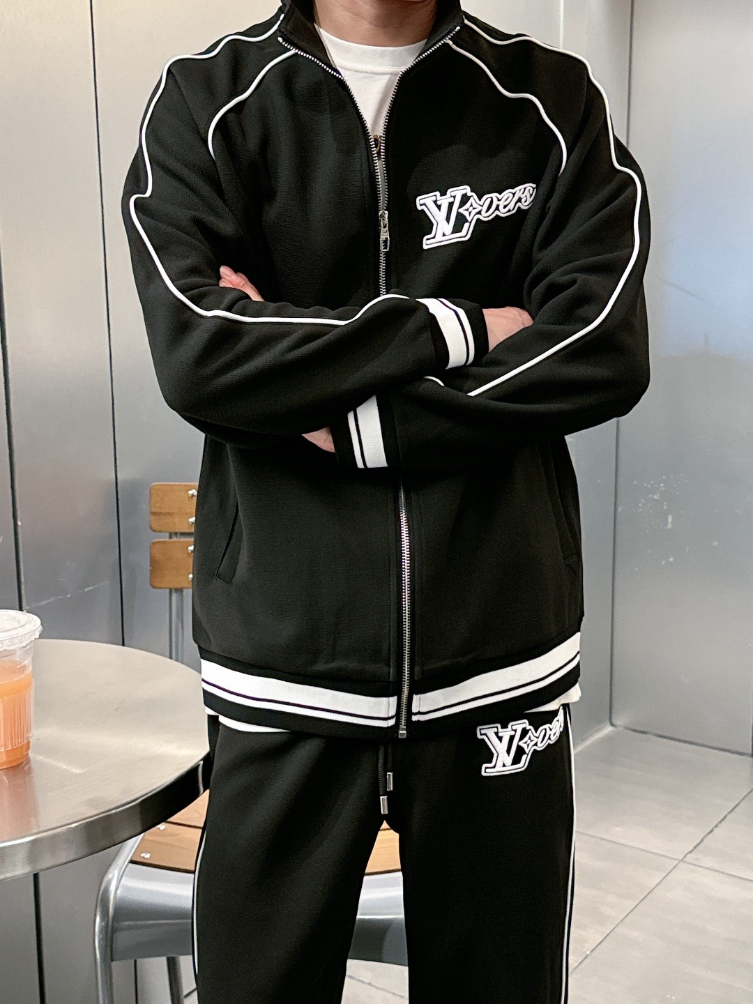 Louis Vuitton Basic Clothing M-l-xl