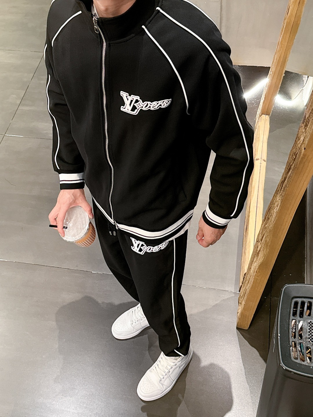 Louis Vuitton Basic Clothing M-l-xl