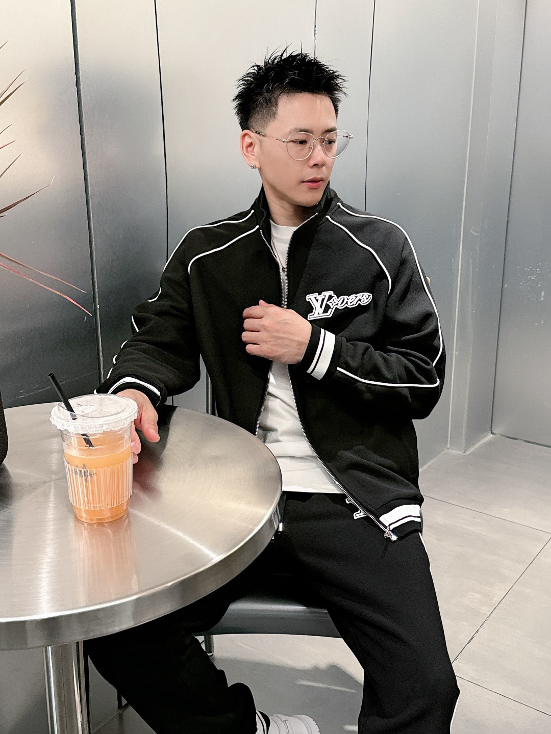 Louis Vuitton Basic Clothing M-l-xl