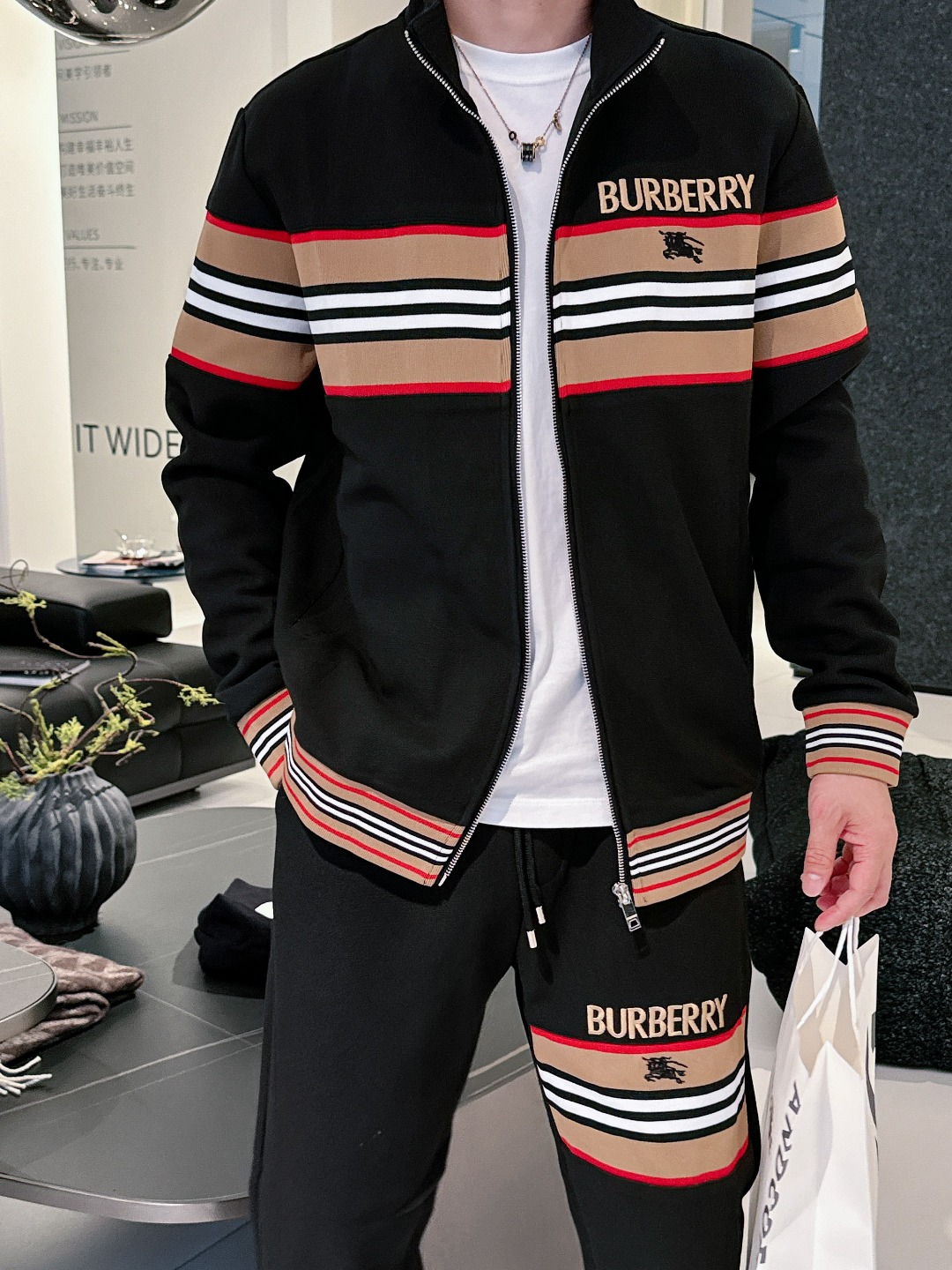 Burberry Basic Clothing M-xl