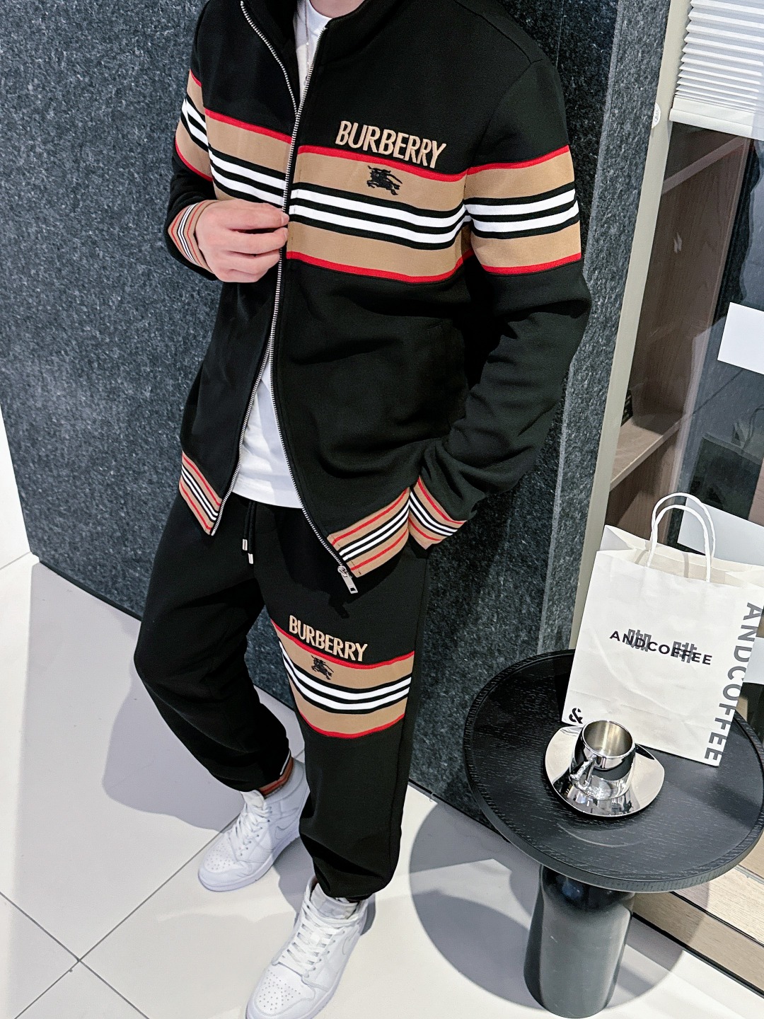 Burberry Basic Clothing M-xl