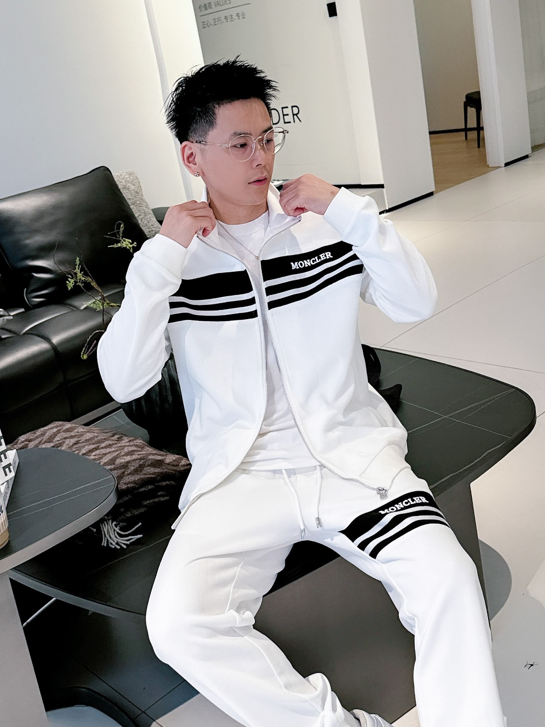 Moncler Basic Clothing M-l-xl