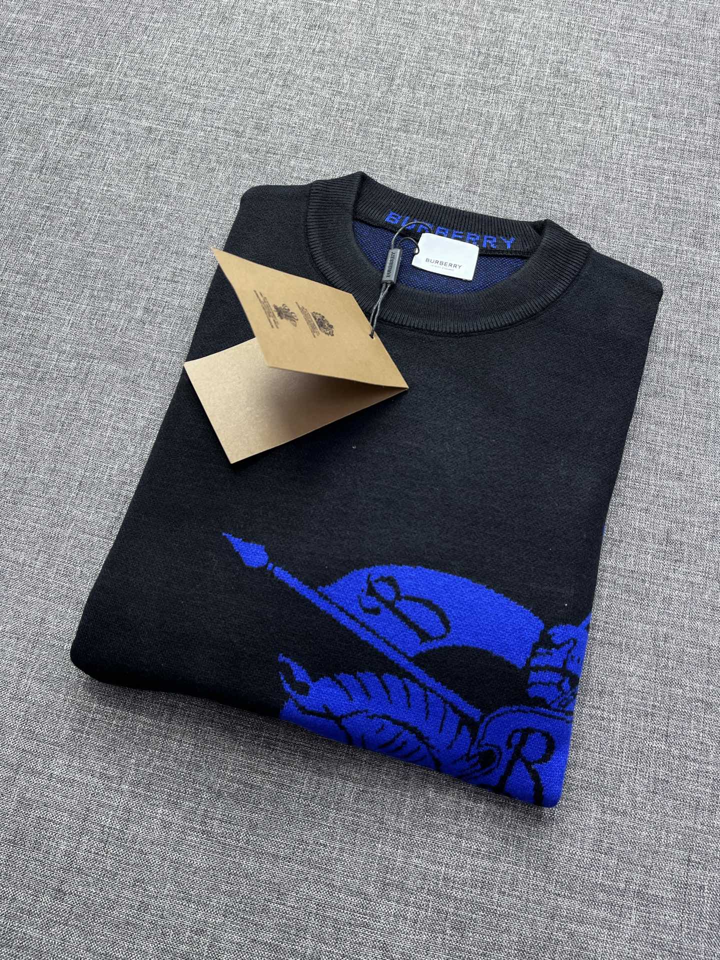 Burberry Basic Clothing Knitted S-m-xl