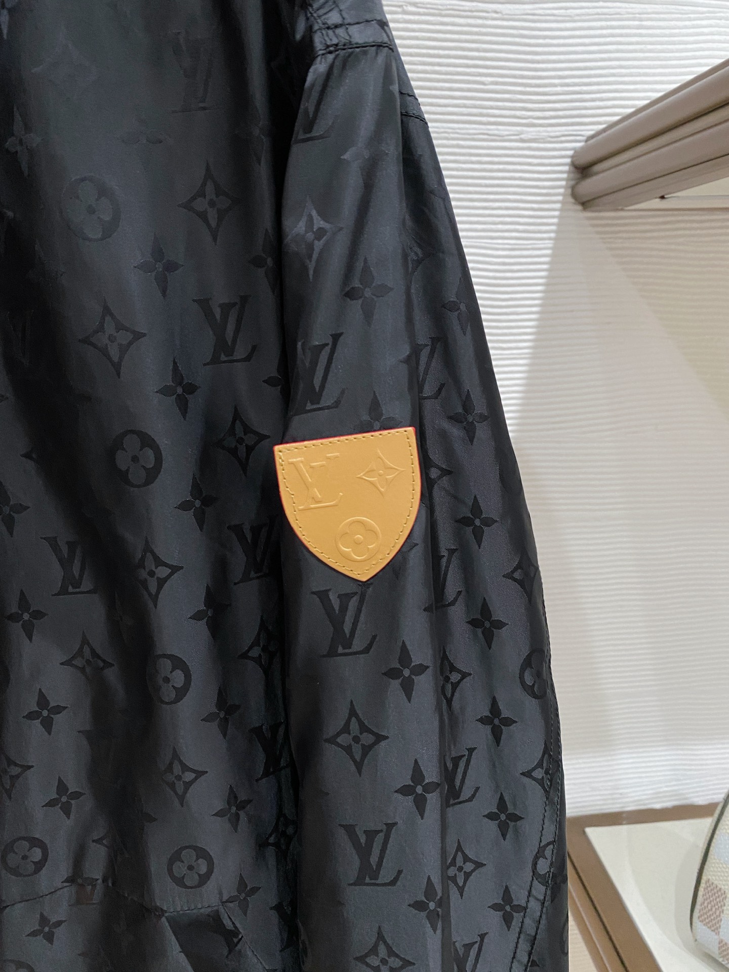 Louis Vuitton Jacket Black Hooded S-l