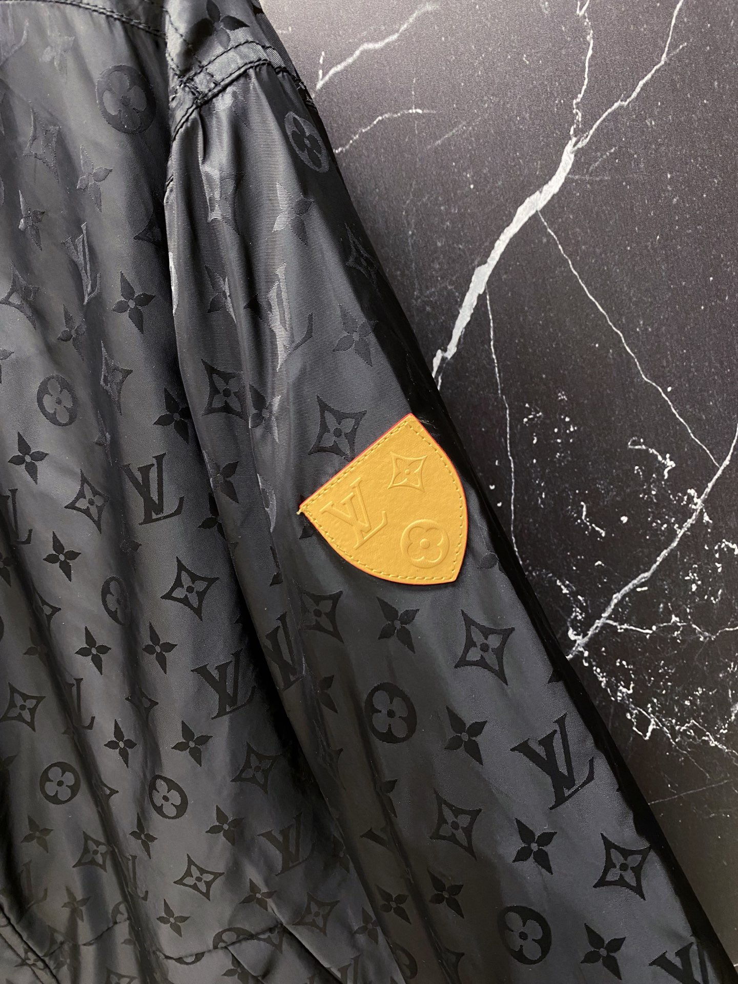 Louis Vuitton Jacket Black Hooded S-l