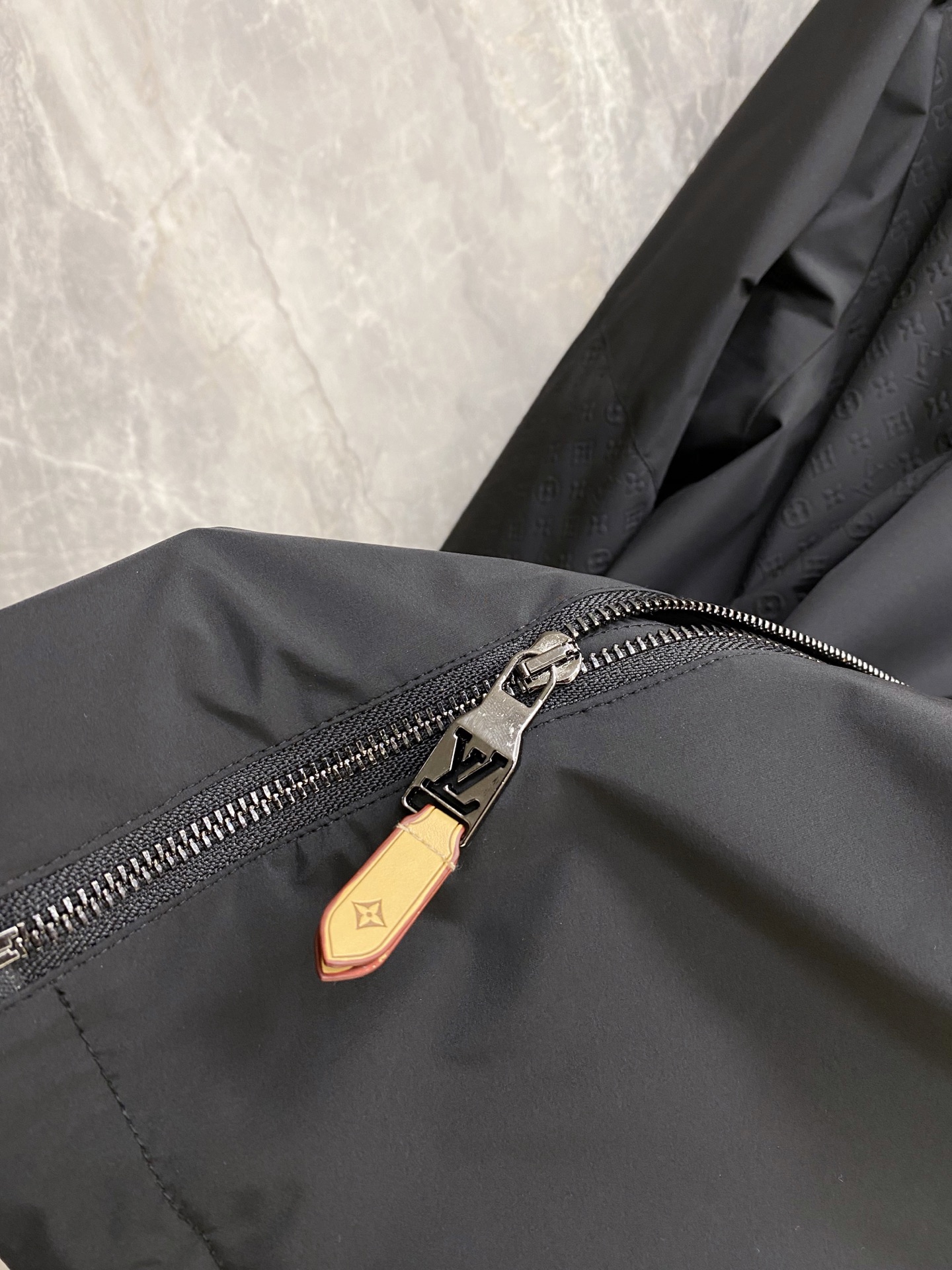 Louis Vuitton Jacket Black Hooded S-l