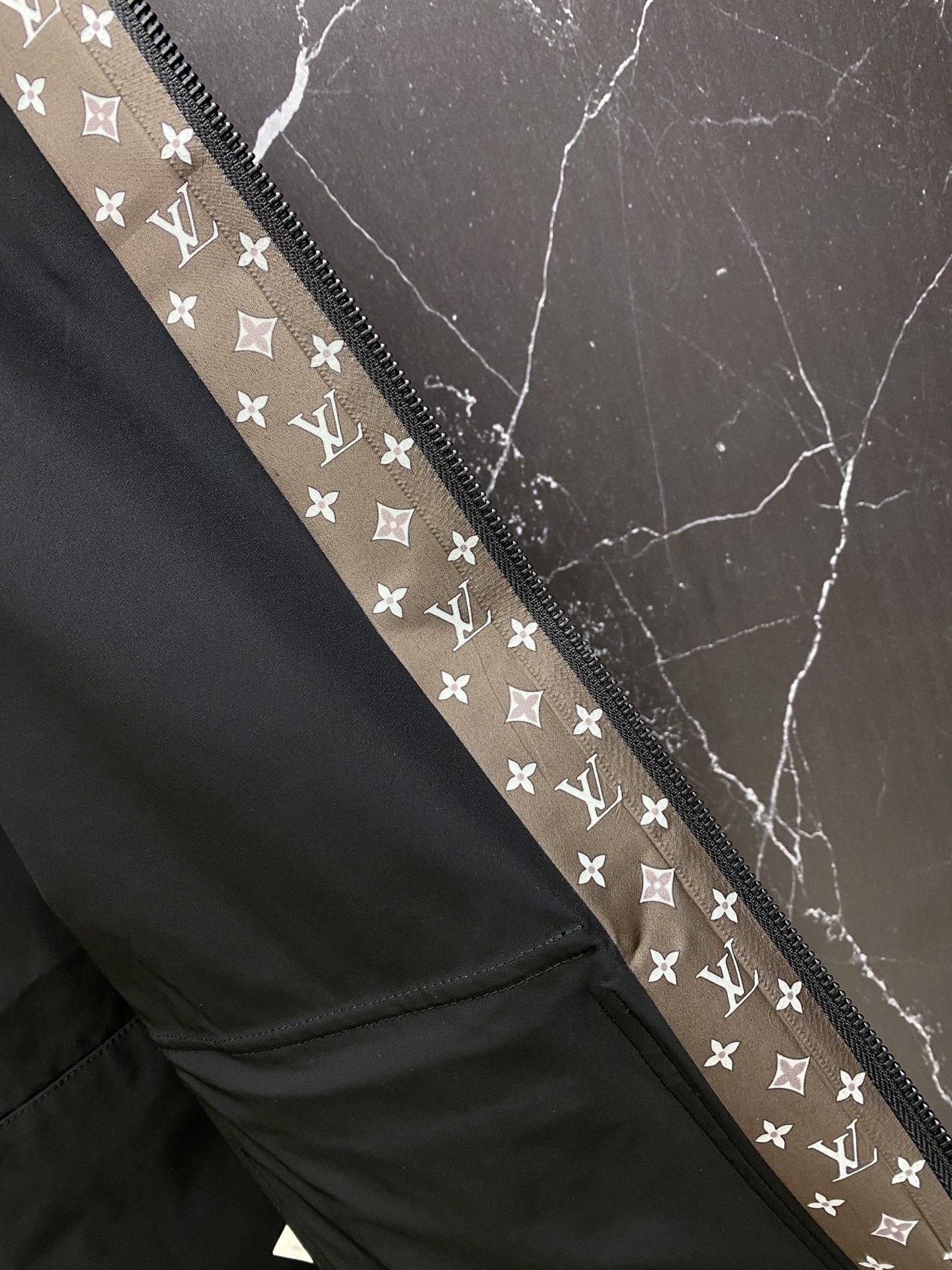 Louis Vuitton Jacket Black Hooded S-l