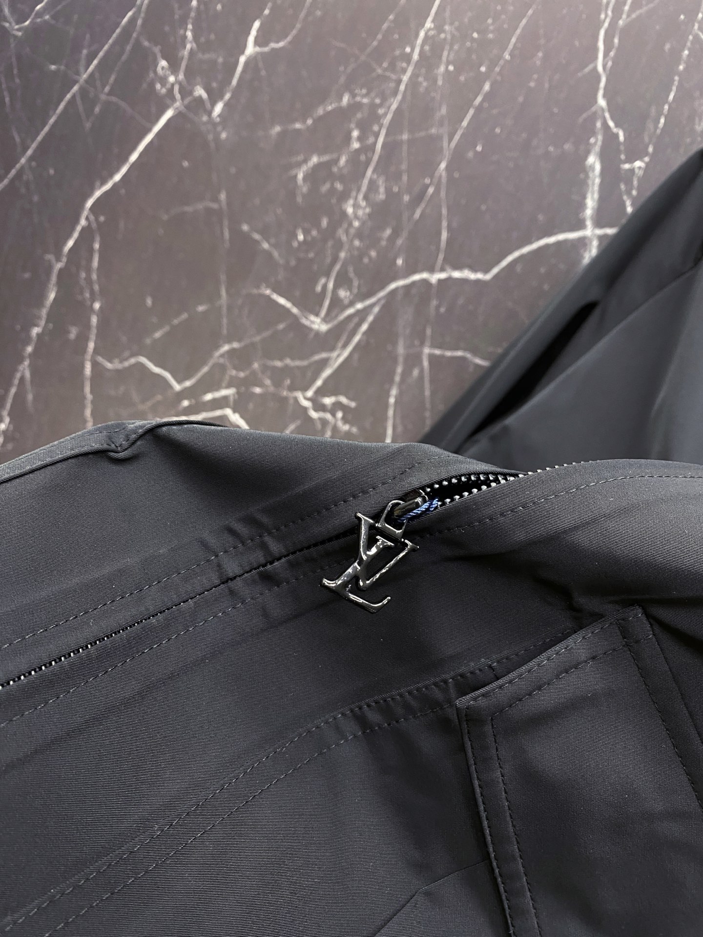 Louis Vuitton Jacket Black Hooded S-l