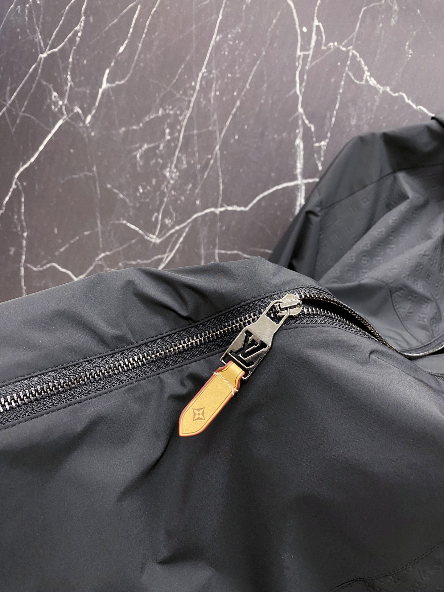 Louis Vuitton Jacket Black Hooded S-l