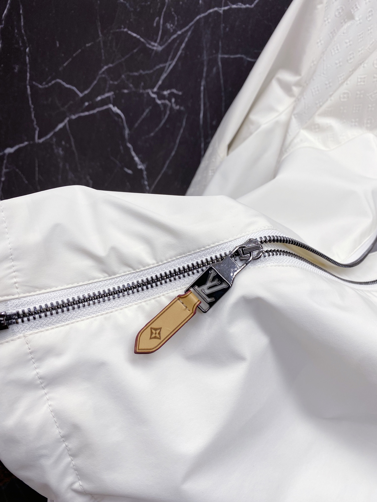 Louis Vuitton Jacket Black Hooded S-l