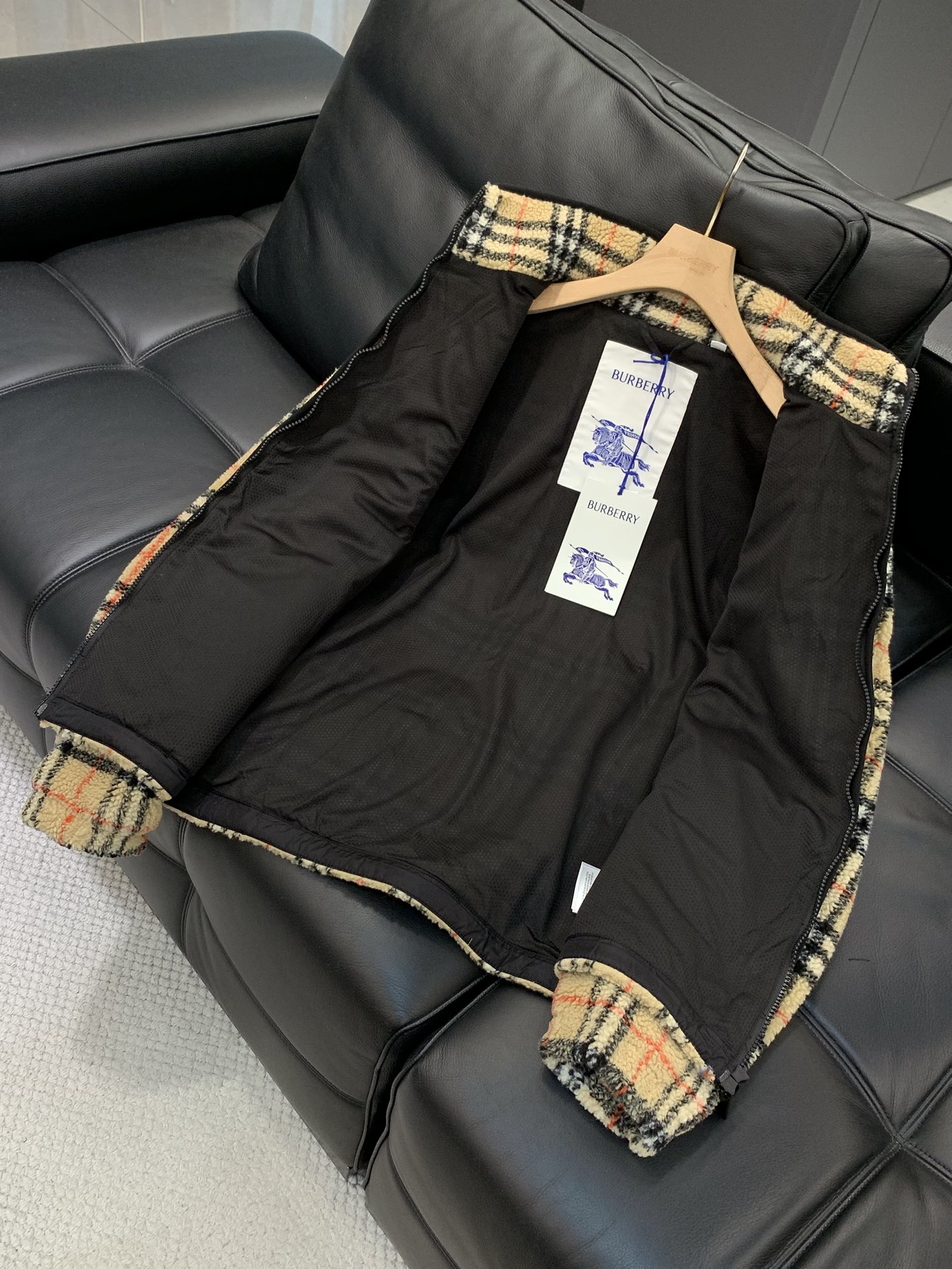 Burberry Basic Clothing L-xl
