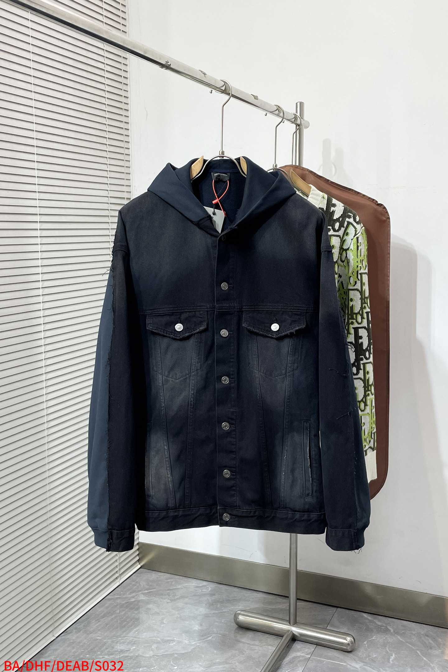 Balenciaga Basic Clothing S-l-xl