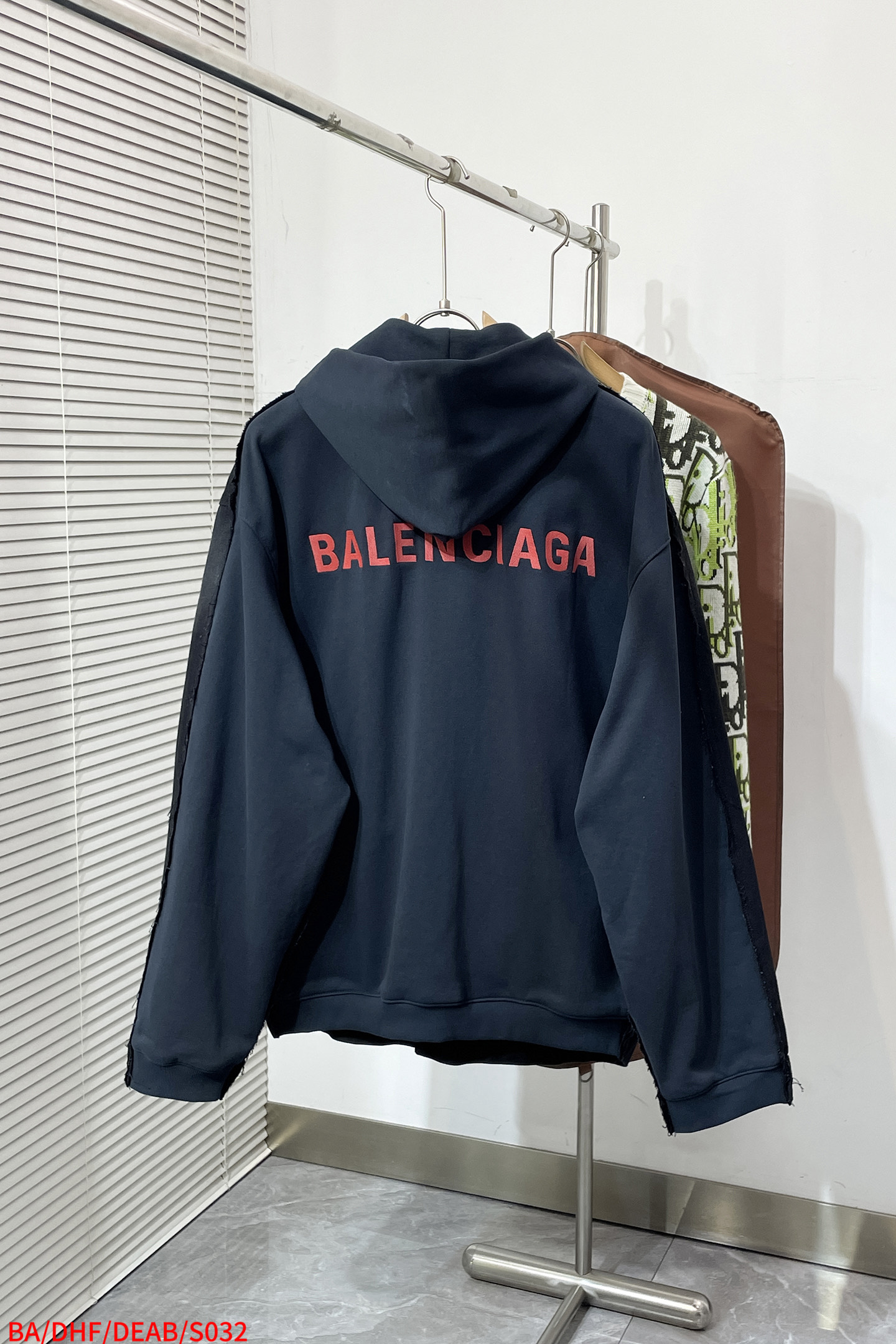 Balenciaga Basic Clothing S-l-xl
