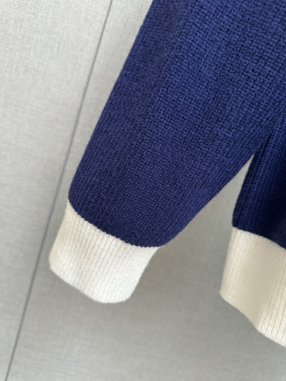 Gucci Basic Clothing Wool M-l-xl