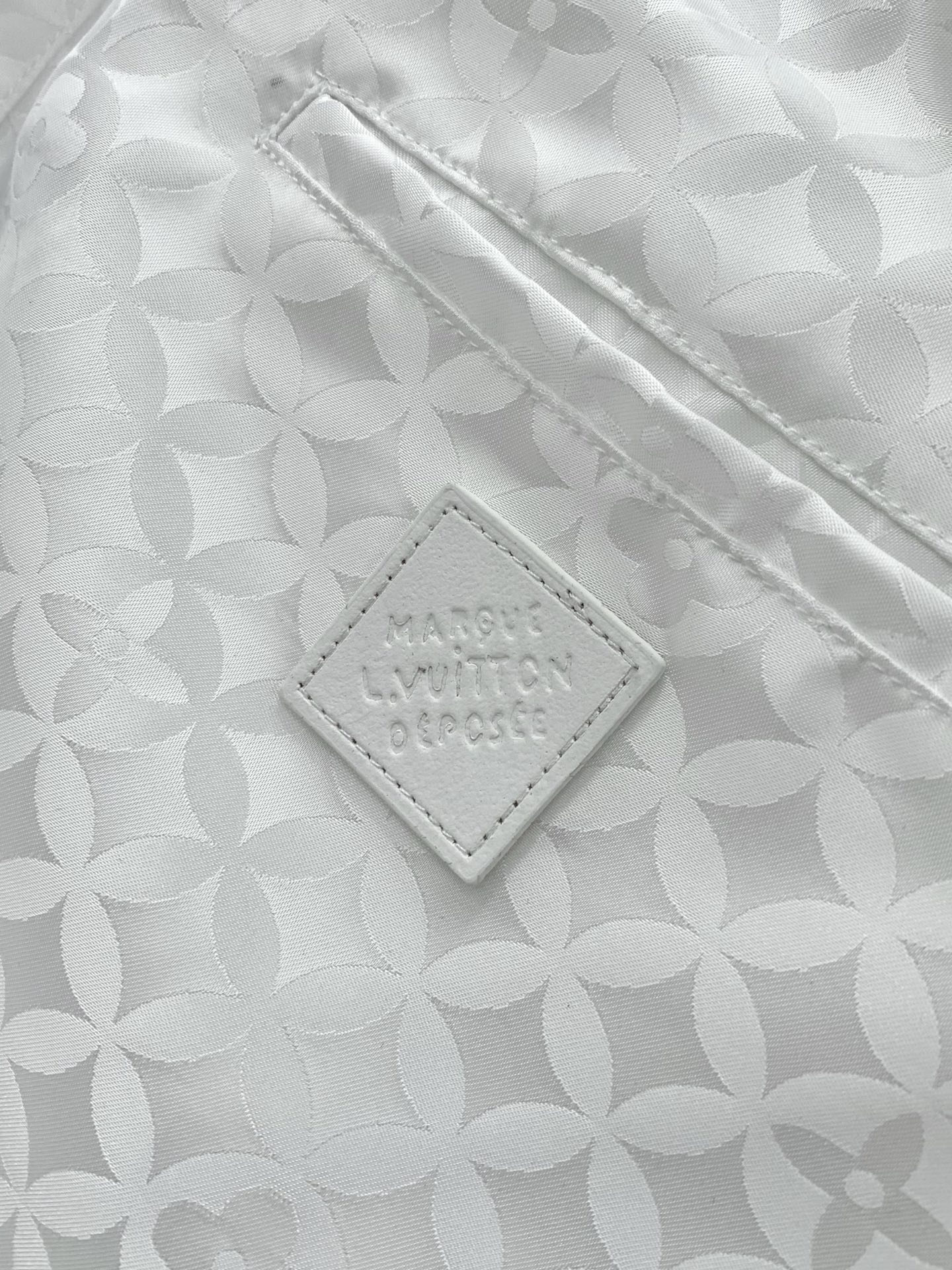 Louis Vuitton Basic Clothing S-m-l-xl