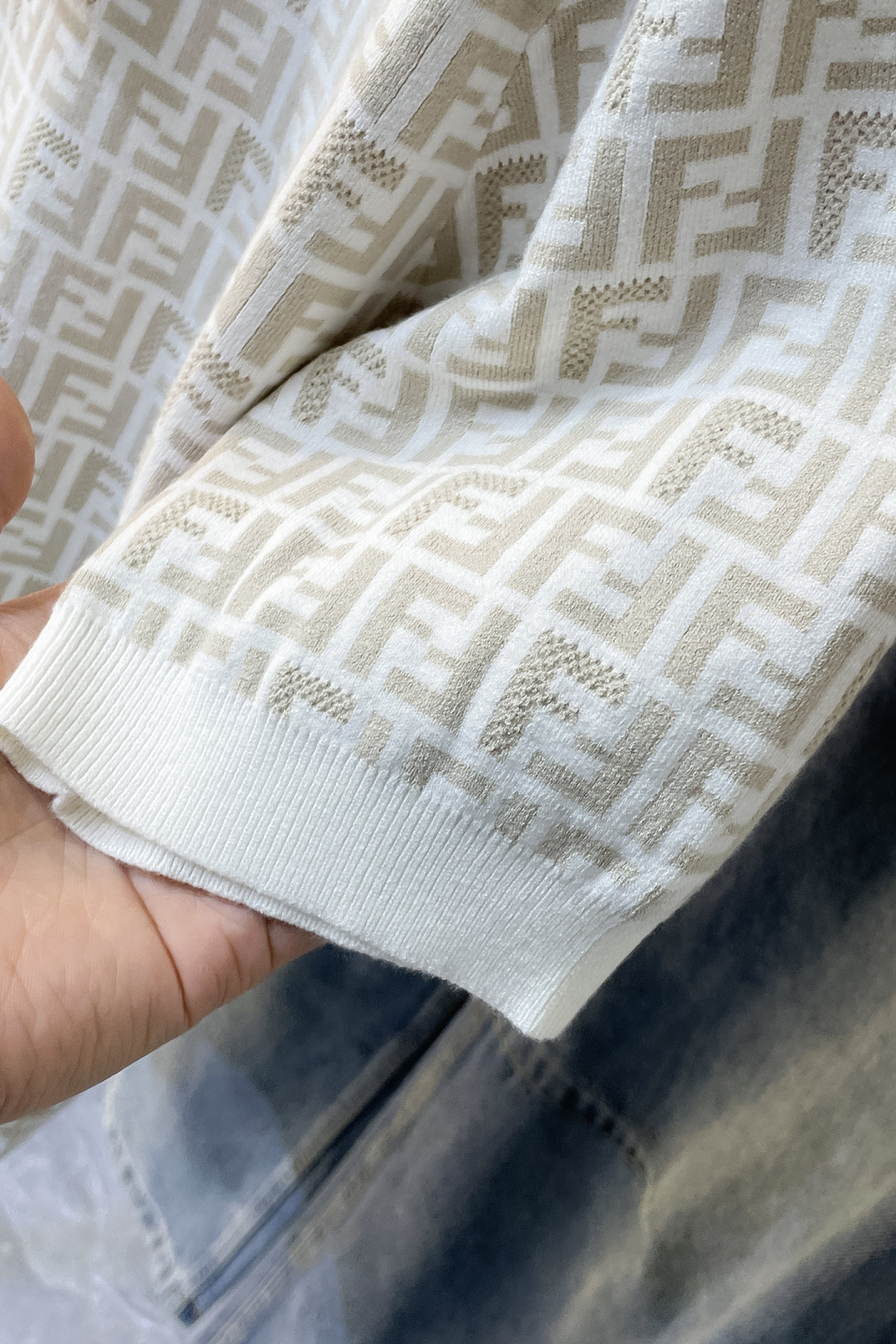 Fendi Basic Clothing Knitted White S-l