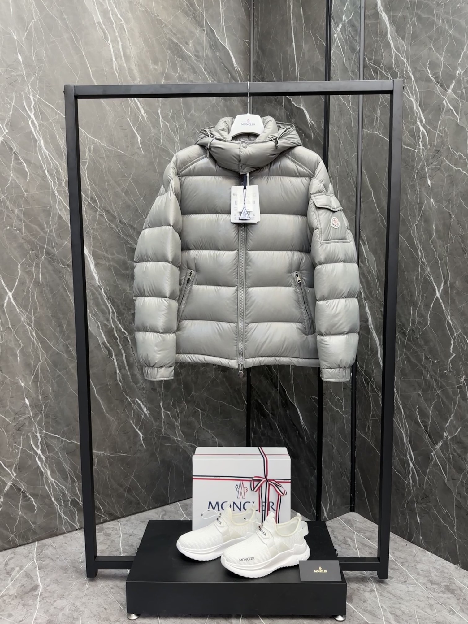 Moncler Male Down Jacket Goose Down Gray Couple Style S-m-l