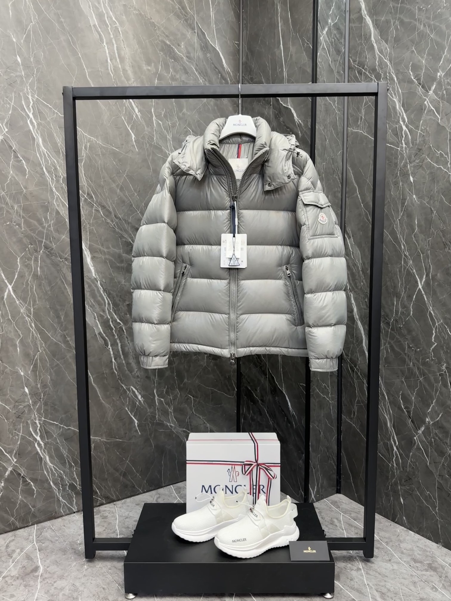 Moncler Male Down Jacket Goose Down Gray Couple Style S-m-l