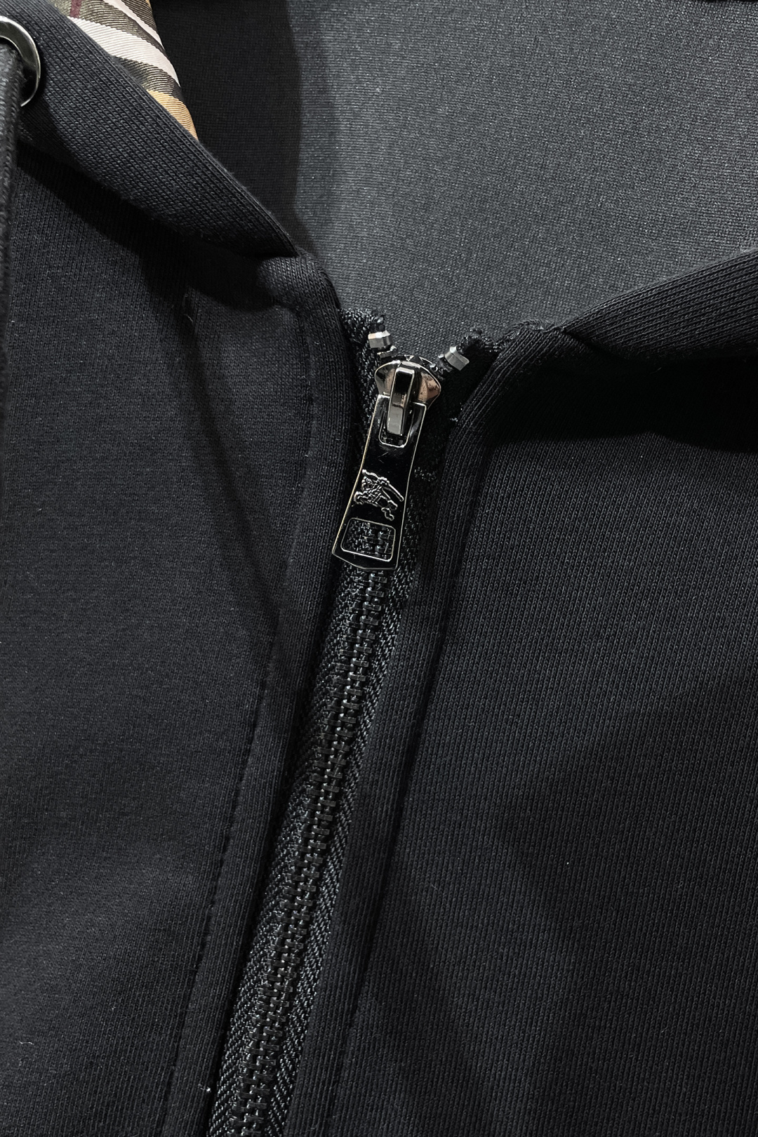 Burberry Basic Clothing Knitted M-xl
