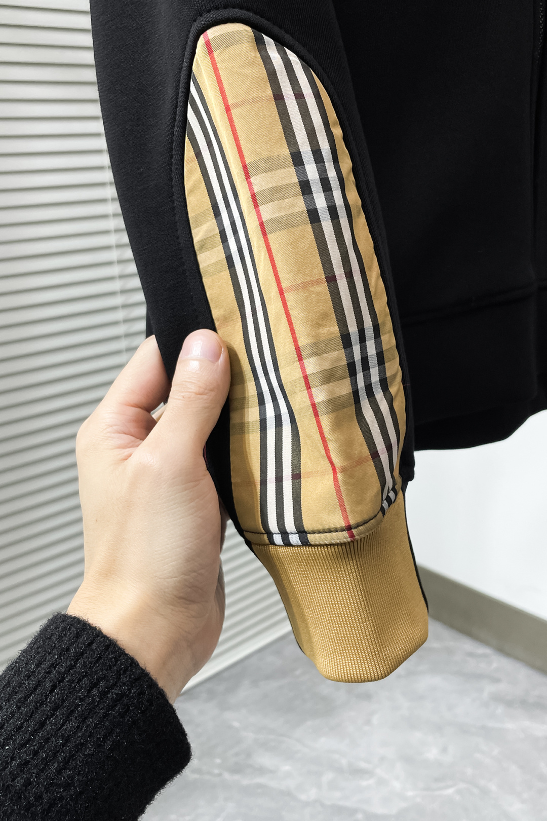 Burberry Basic Clothing Knitted M-xl