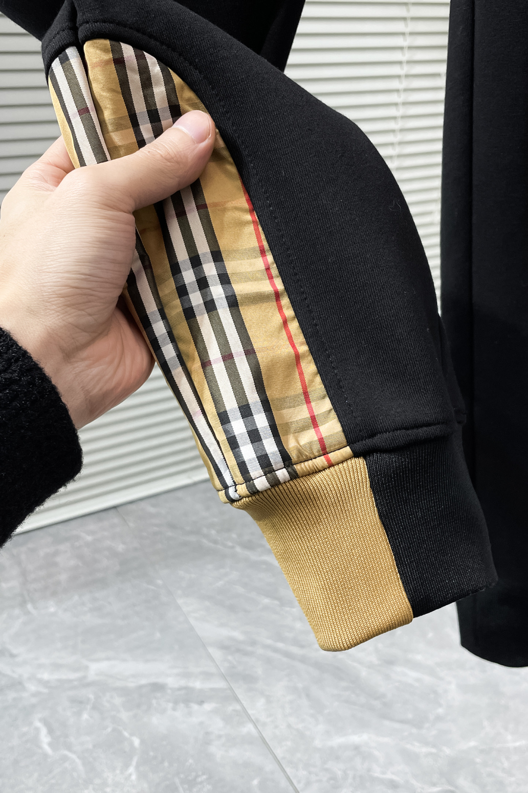 Burberry Basic Clothing Knitted M-xl