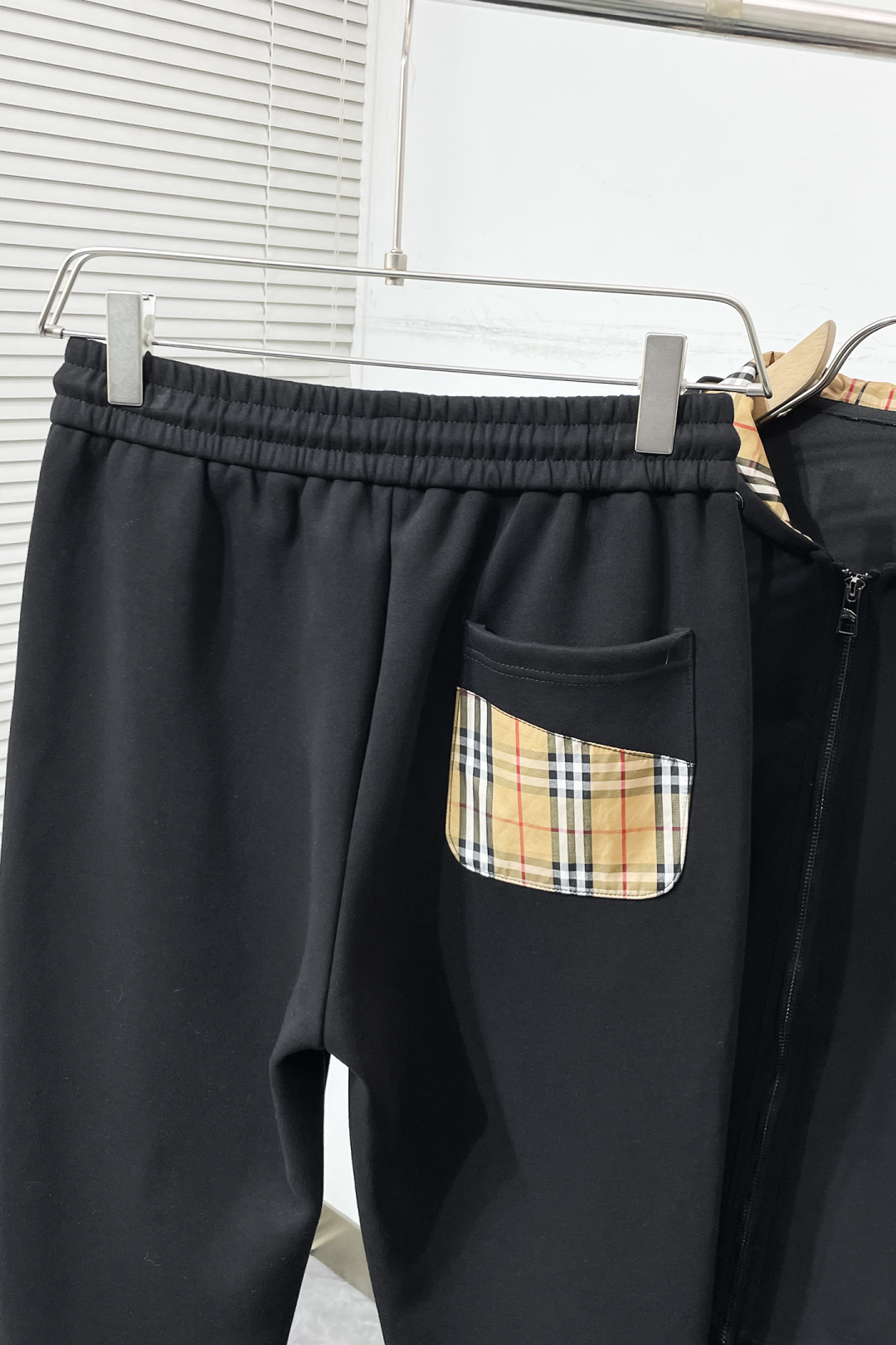 Burberry Basic Clothing Knitted M-xl