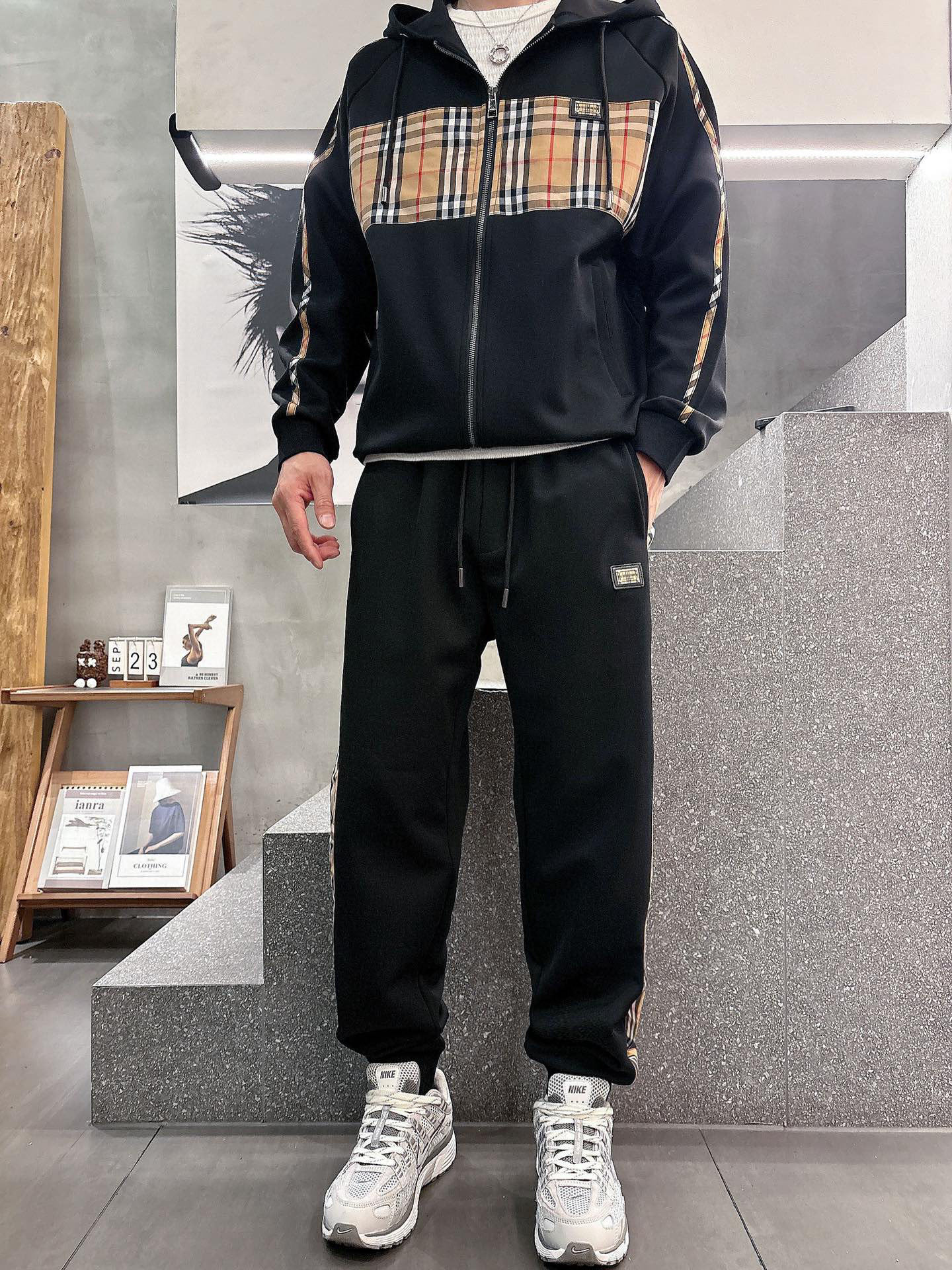Burberry Basic Clothing M-xl