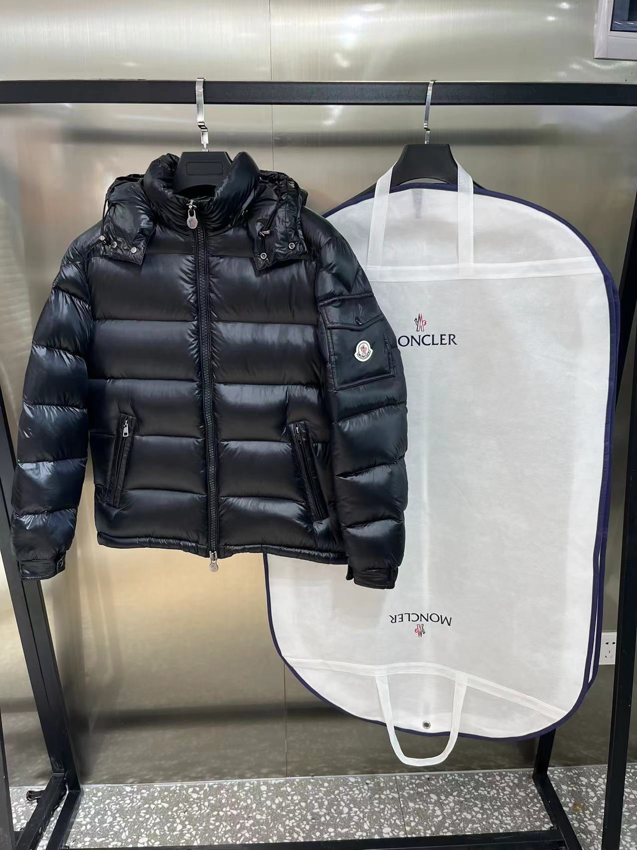 Moncler Jacket Goose Down Black M-l-123