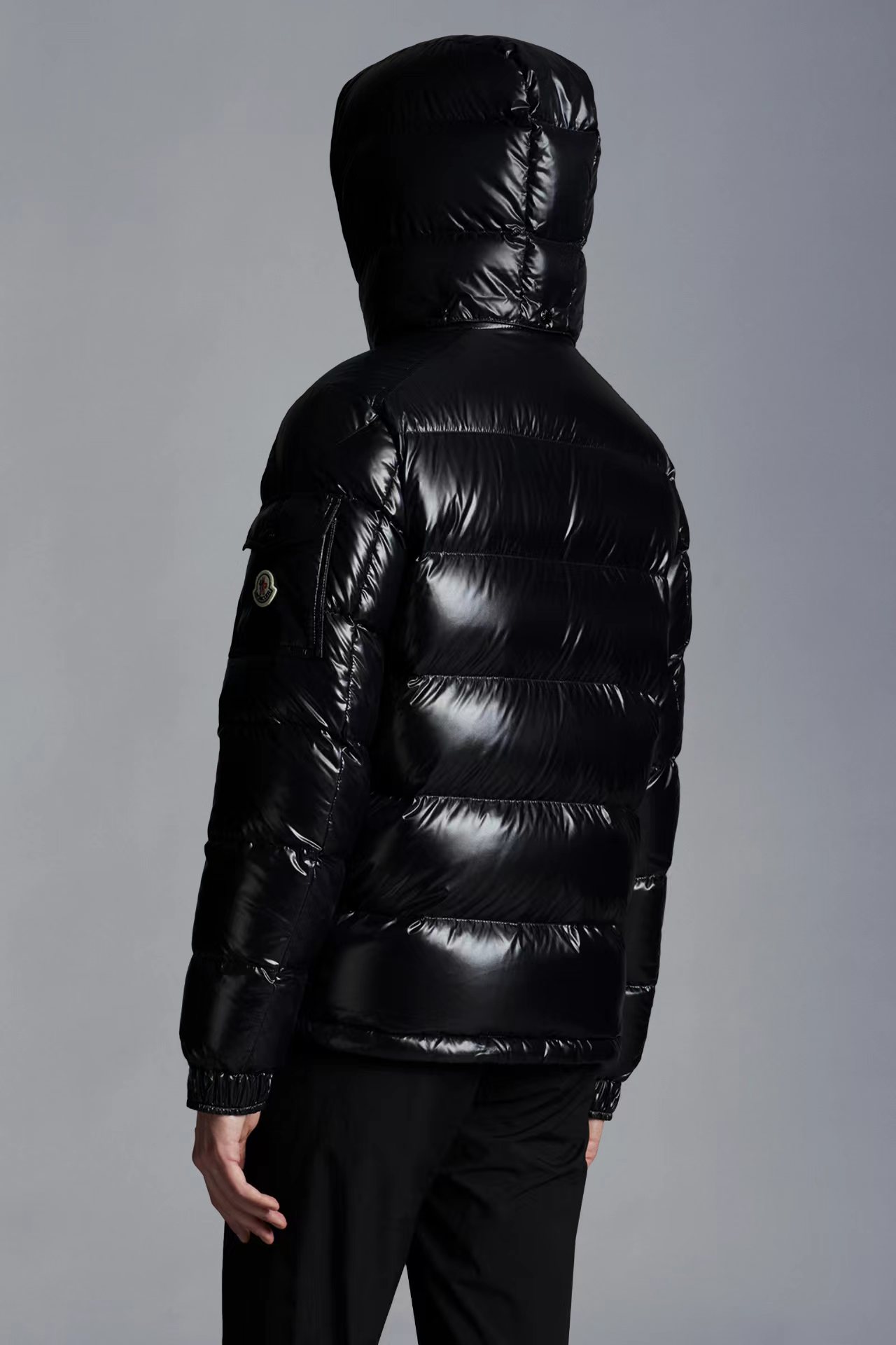 Moncler Down Jacket Black M-l